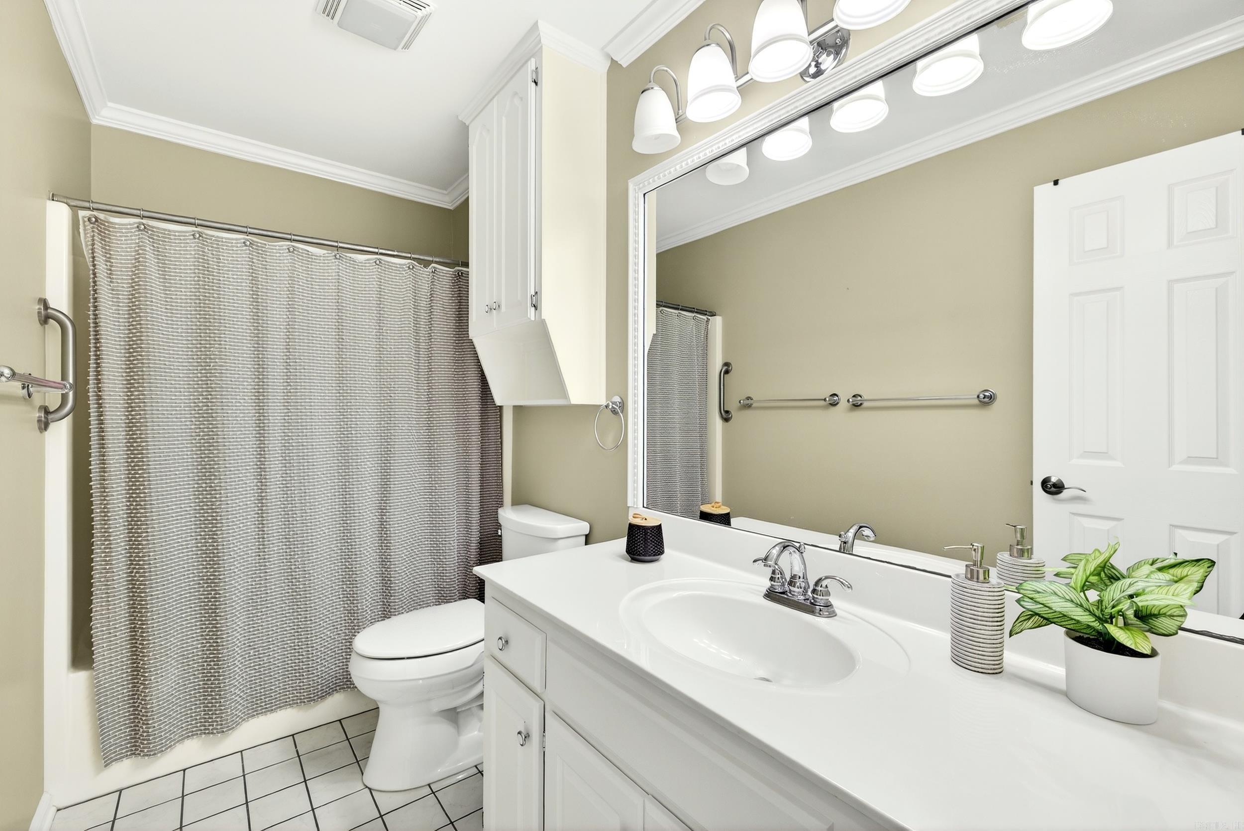 FOXWOOD J - Residential