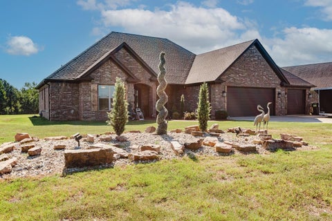 Photo of 121 Plantation Drive, Mayflower, AR 72106 (MLS # 26042378)