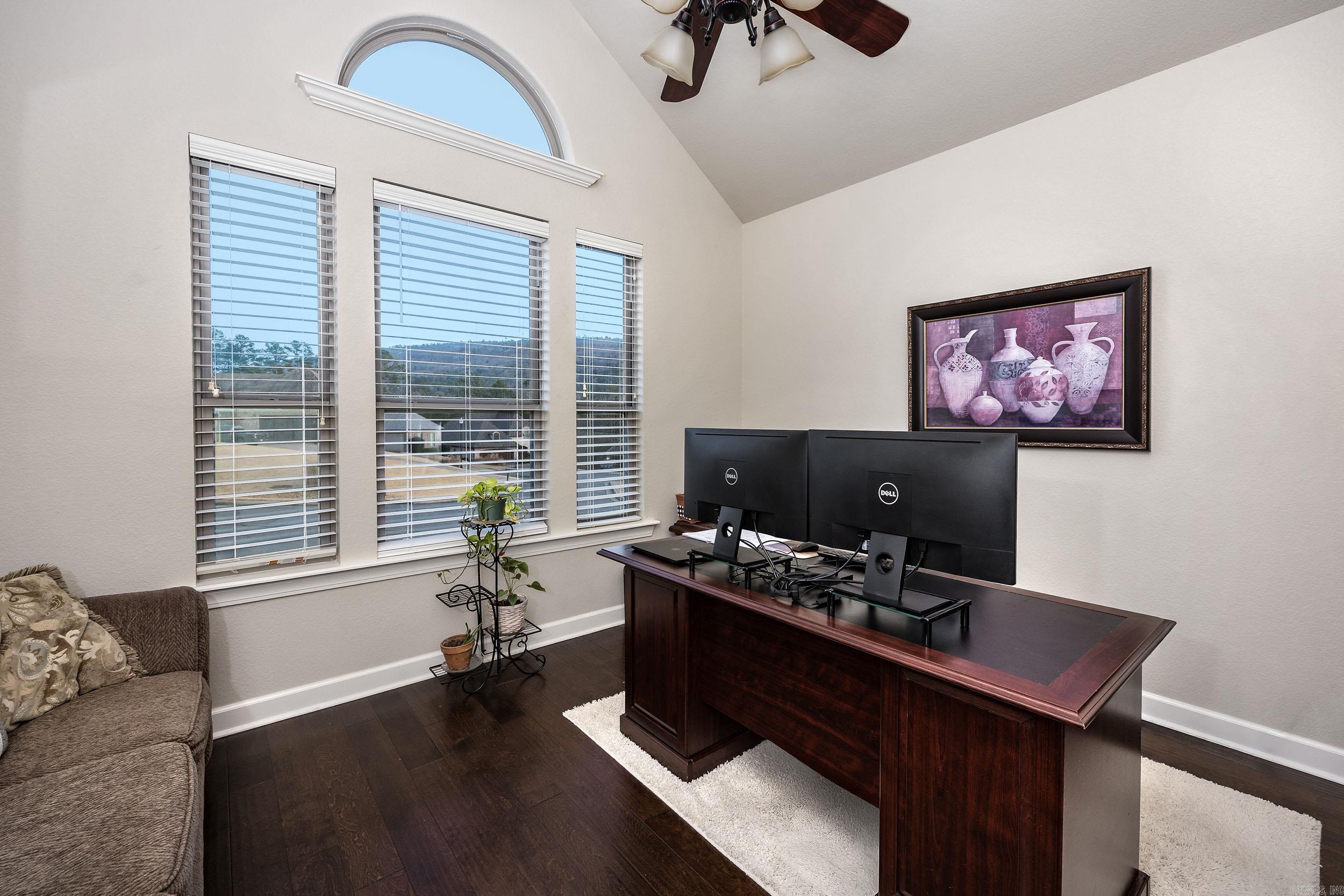 CHENAL VALLEY TOURNAY CIRCLE - Residential