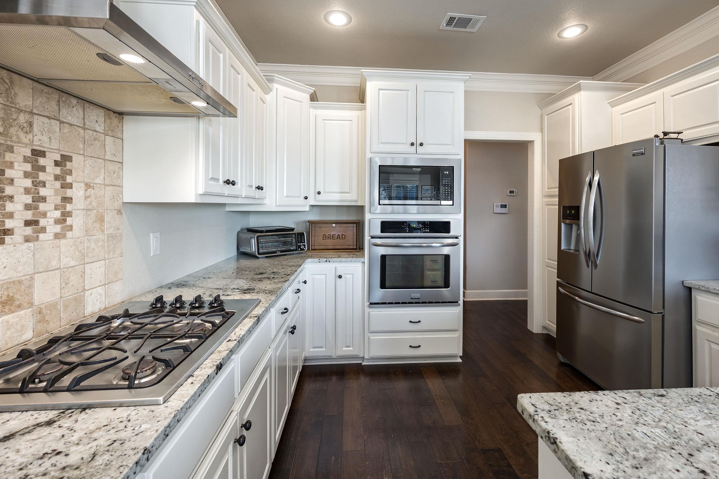 CHENAL VALLEY TOURNAY CIRCLE - Residential