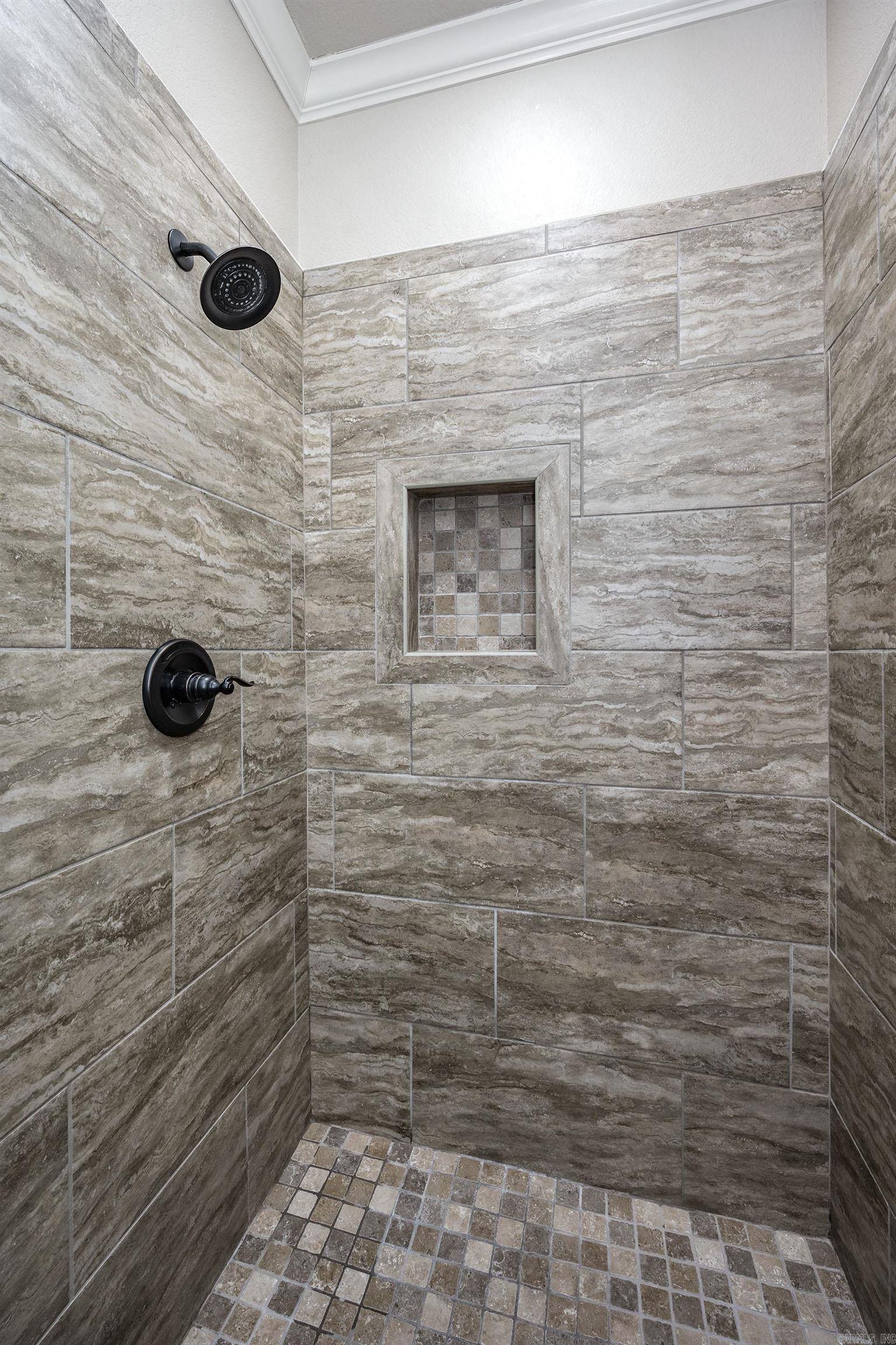 CHENAL VALLEY TOURNAY CIRCLE - Residential