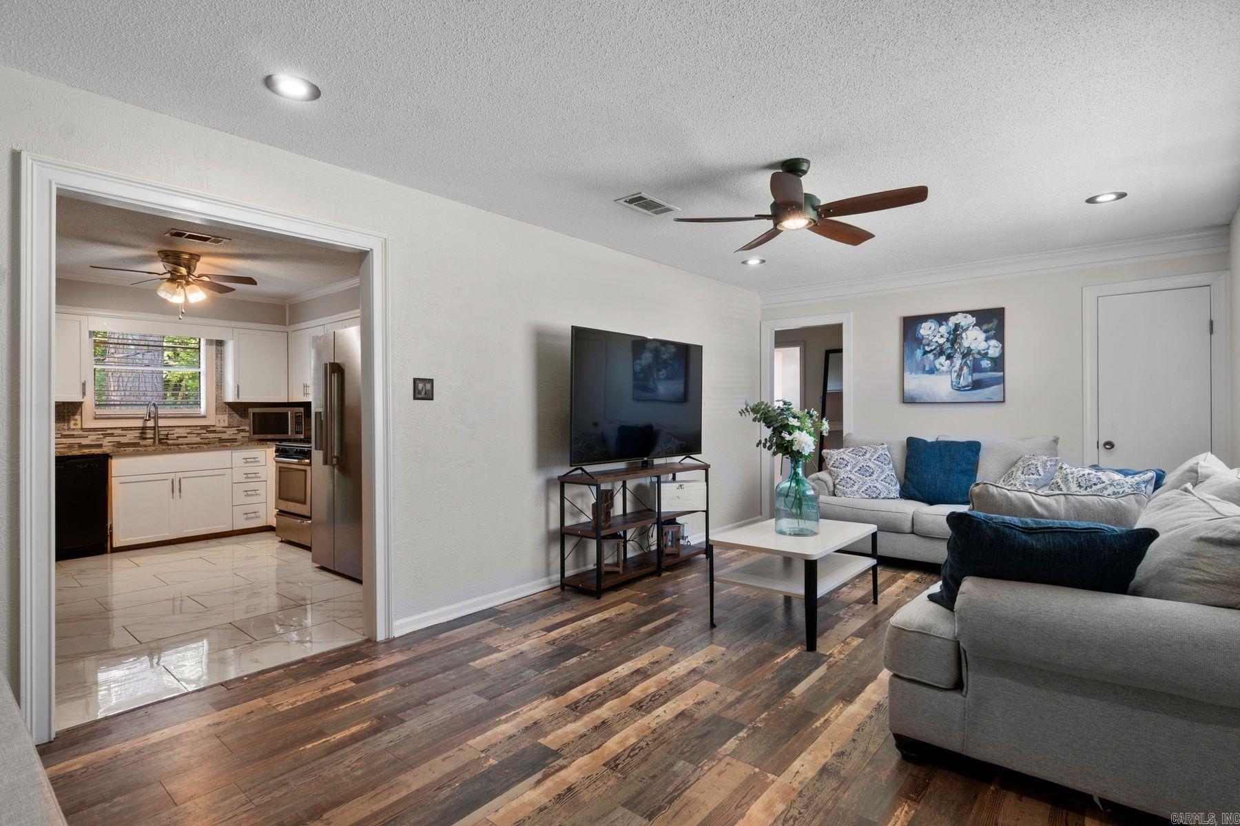 DELTA LAWN - Residential