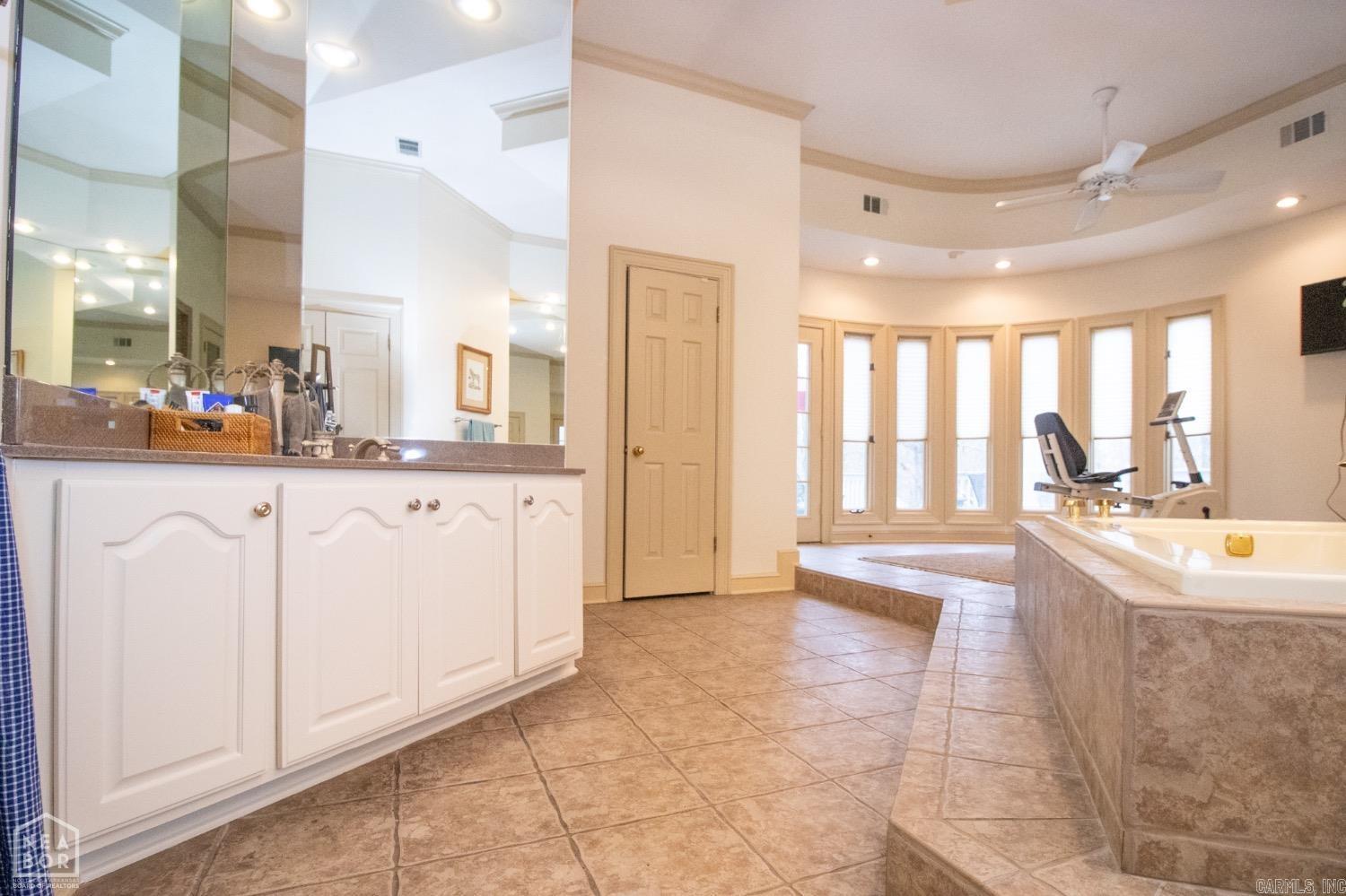 Nixs Lake Estates - Residential