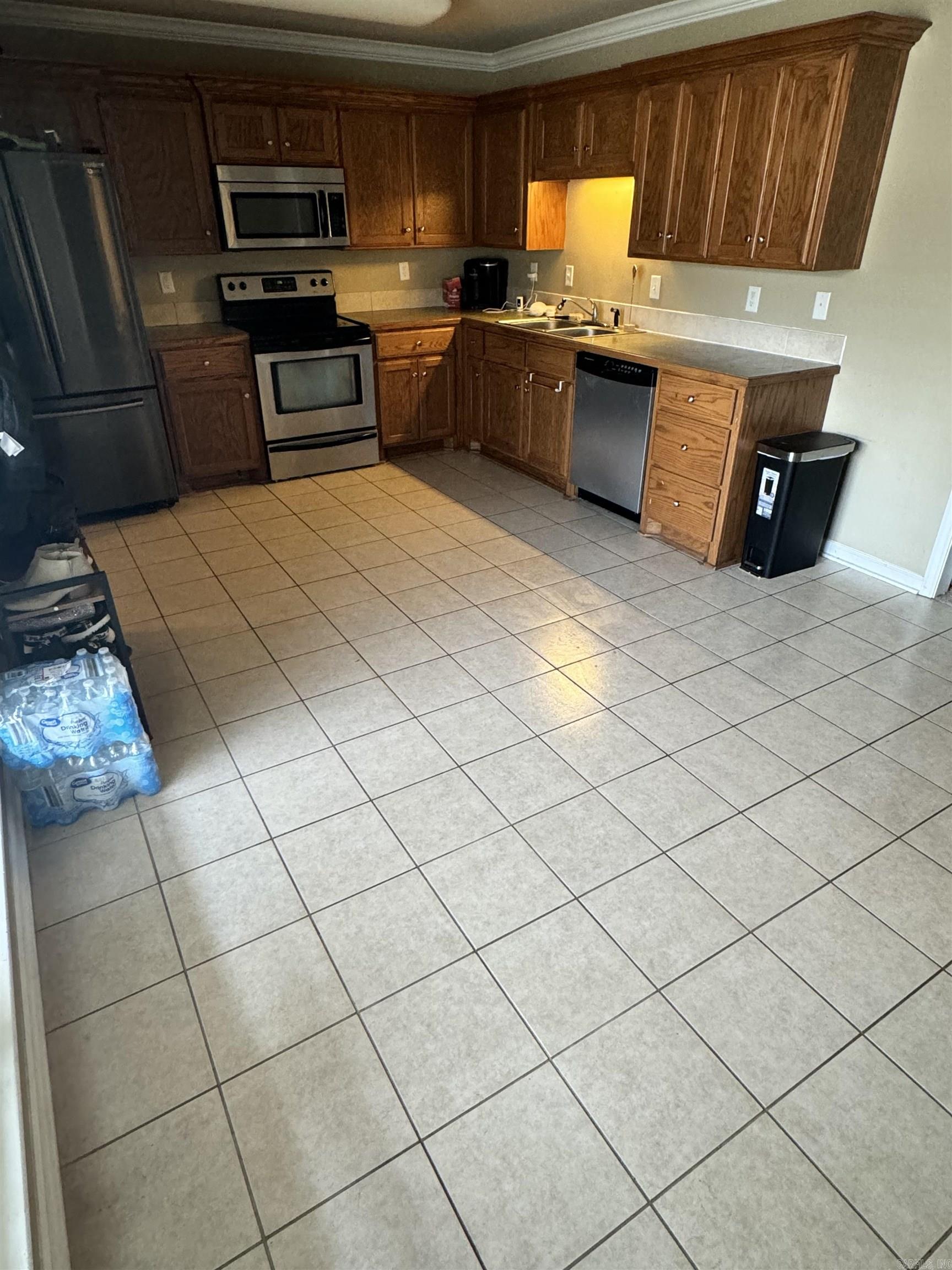 MADISON VILLAGE - Residential