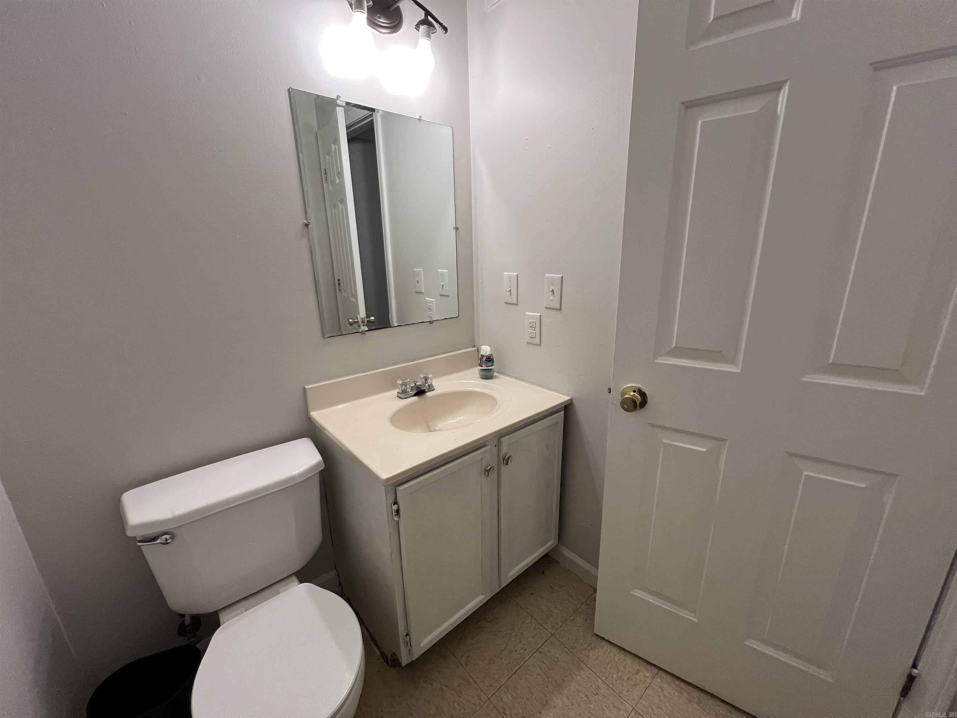 M&B PIGGOTT 2-20-8 - Residential Income