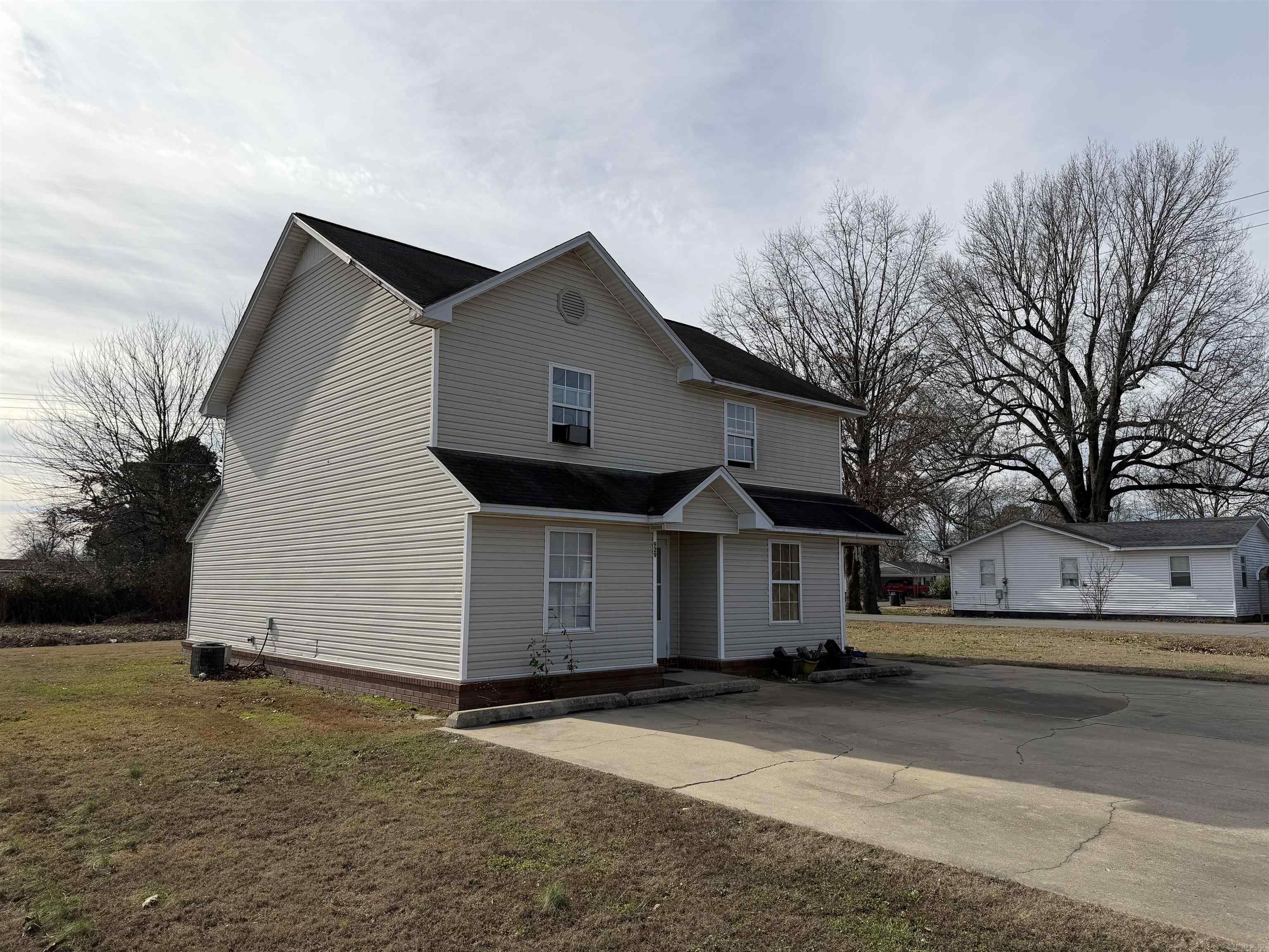 M&B PIGGOTT 2-20-8 - Residential Income