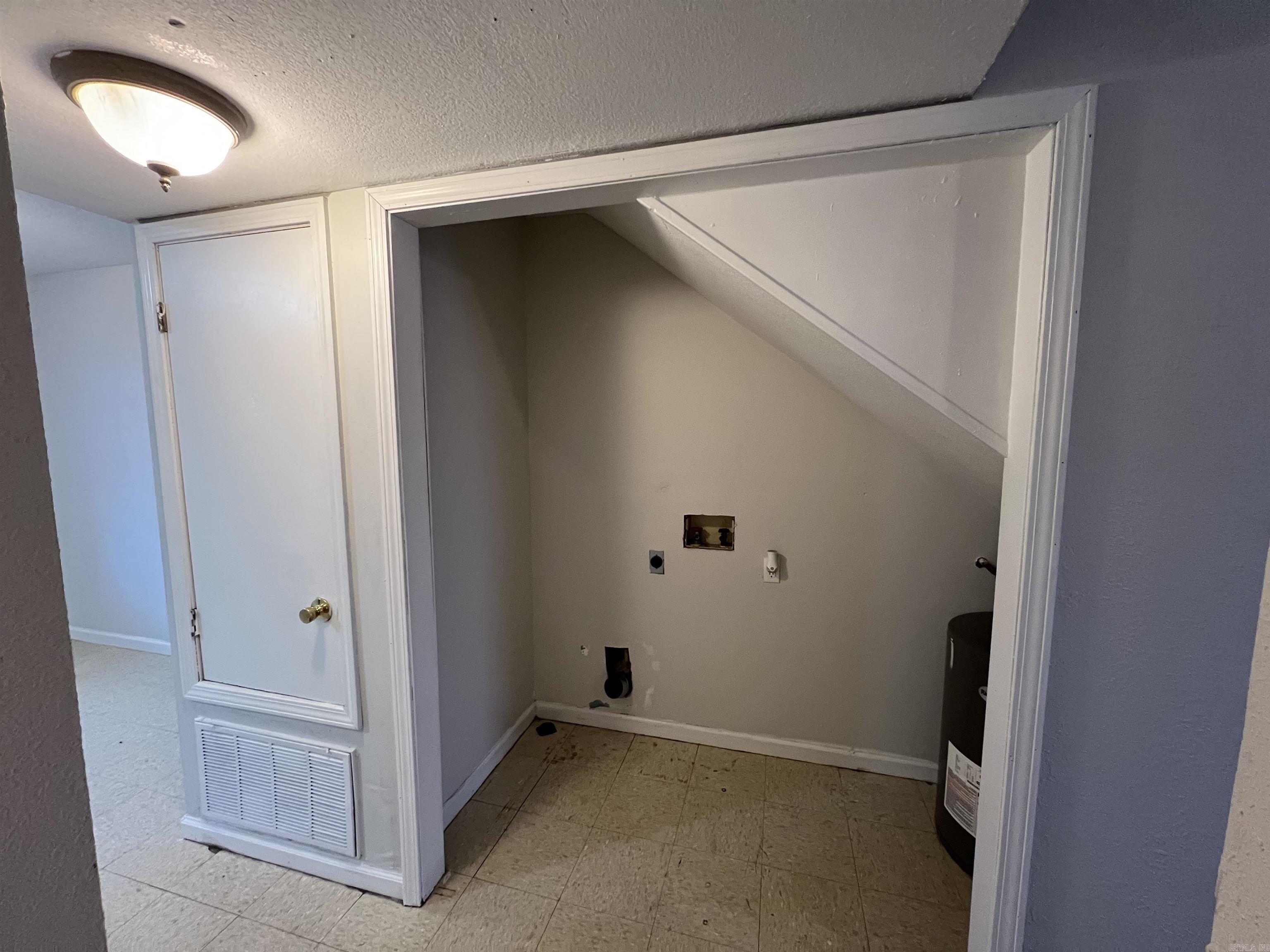 M&B PIGGOTT 2-20-8 - Residential Income