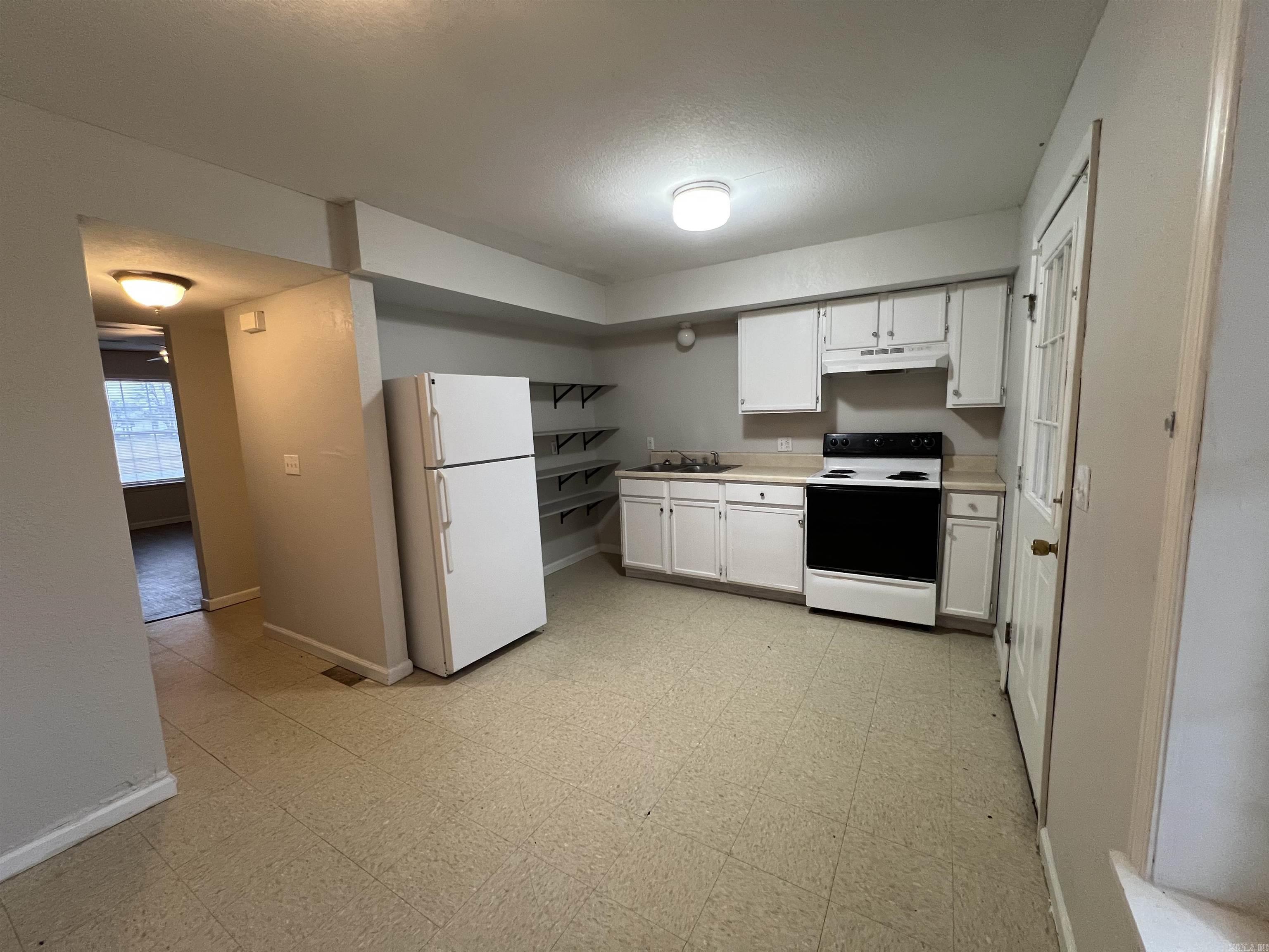 M&B PIGGOTT 2-20-8 - Residential Income