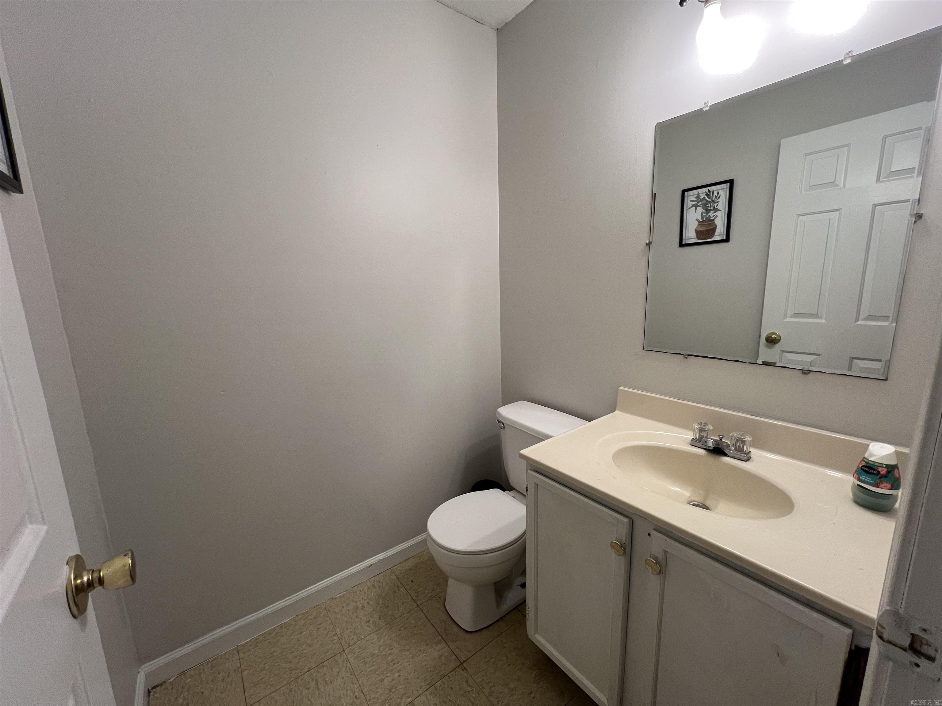 M&B PIGGOTT 2-20-8 - Residential Income