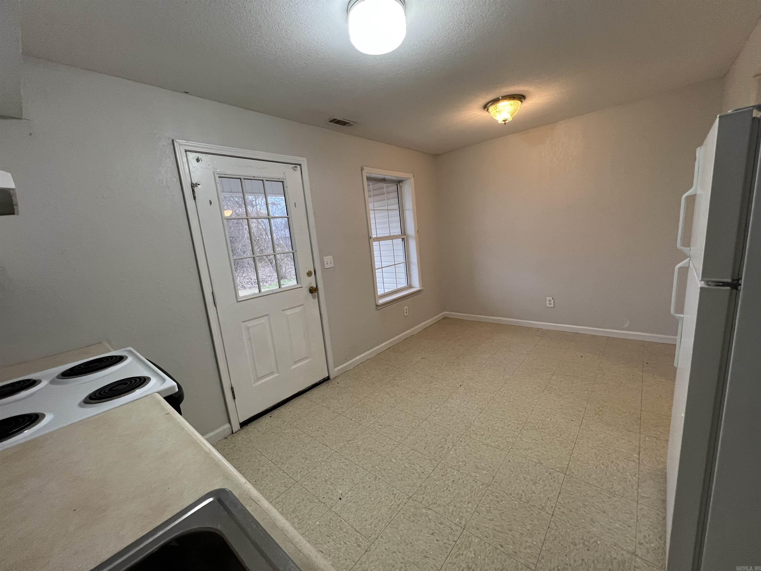 M&B PIGGOTT 2-20-8 - Residential Income