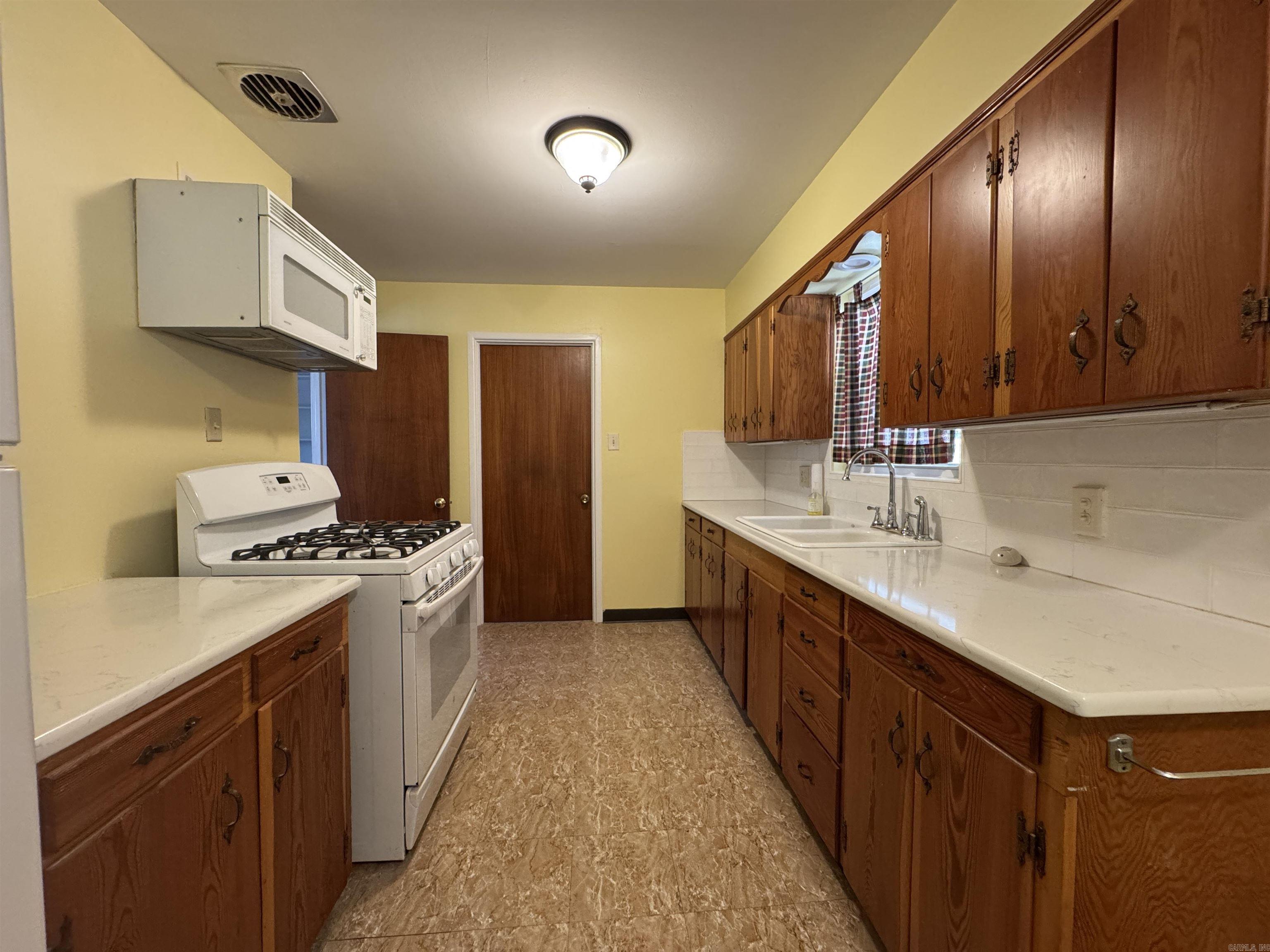 BROADMOOR ADDN - Residential