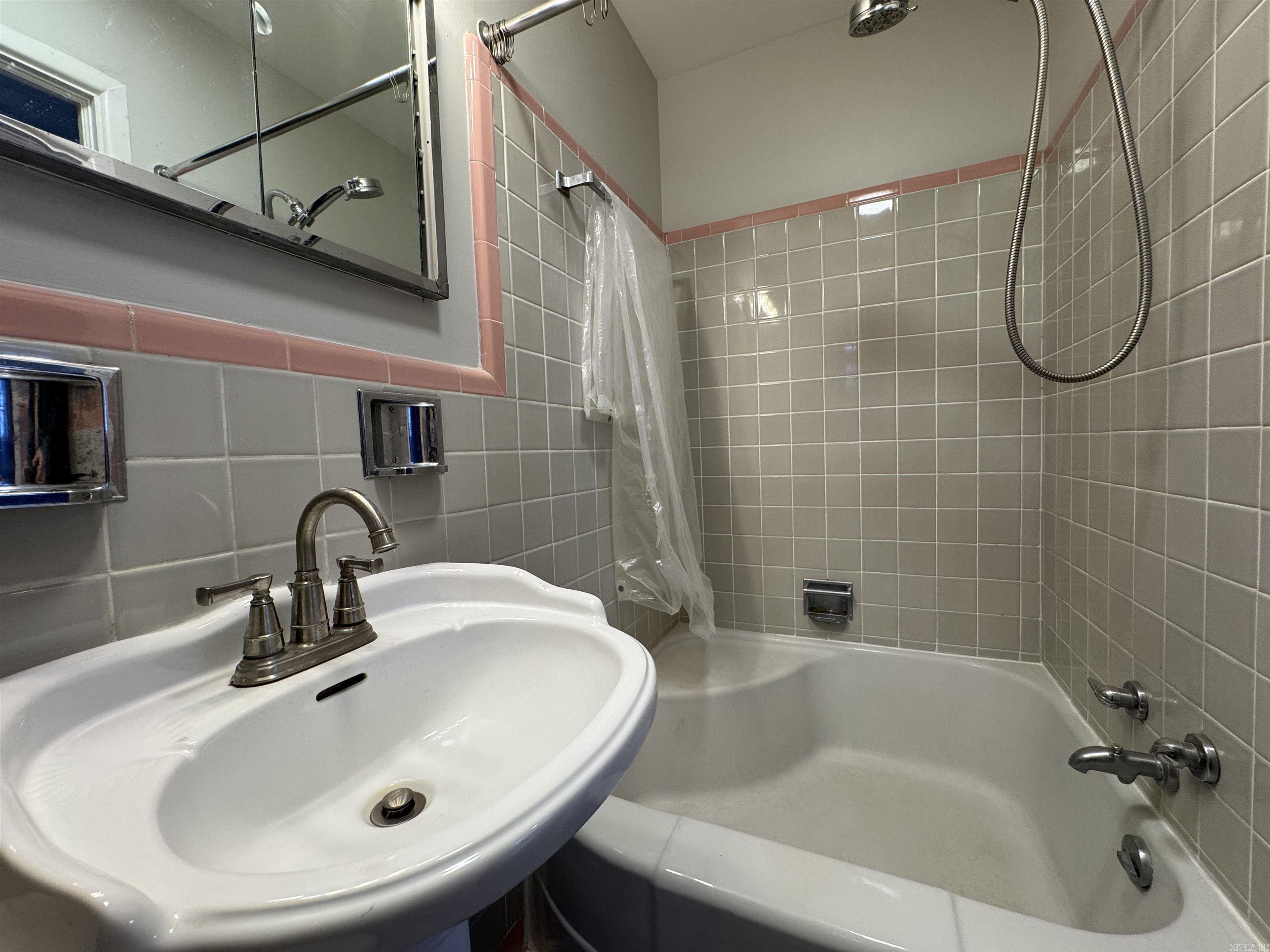 BROADMOOR ADDN - Residential