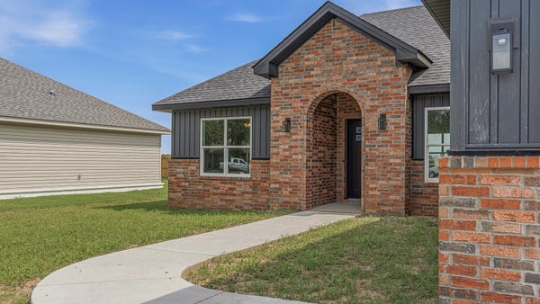 1009 S 6TH ST, PARAGOULD, AR 72450 - Image 4c92820894e96fe115efdc14740d083a/2401531734