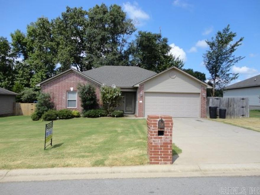 Awesome home in Austin. Features a split floor plan. The great room has a pan ceiling and electric log fire place. Master bath has a Jetted tub, a separate shower and a large walk-in closet. Maintenance free exterior and a privacy fenced yard with deck for outdoor entertaining. The Quapaw Subdivision is close to town and all schools.