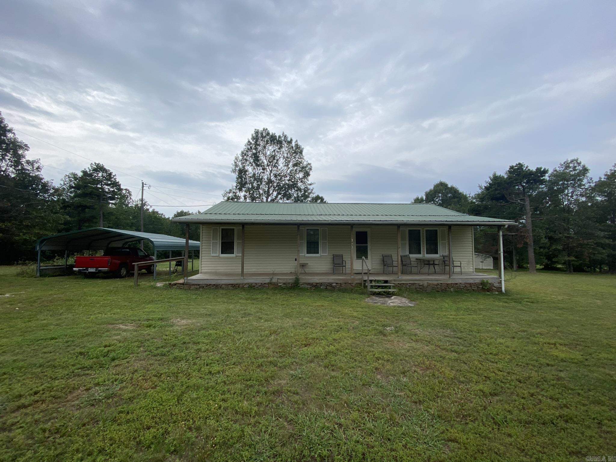 Cute house on 9.95 AC M/L.