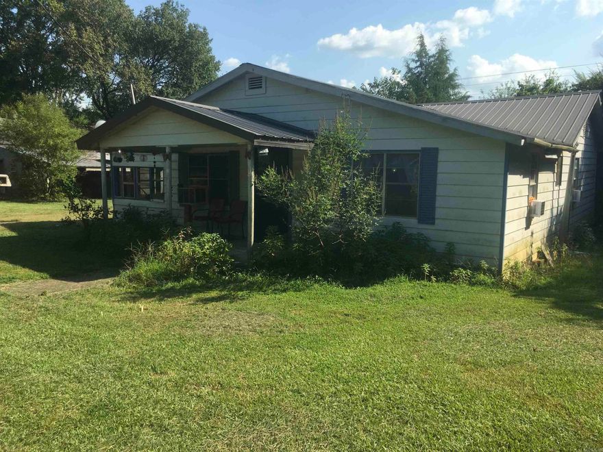 Come see this secluded country home with 5 acres, it includes a barn or a workshop, brand new plumbing throughout, rural water, and window units for cooling and a wood stove for heating. It’s close to Lake Wilhelmina if you enjoy fishing. Also it’s not too far from the convenience of the town of Mena.