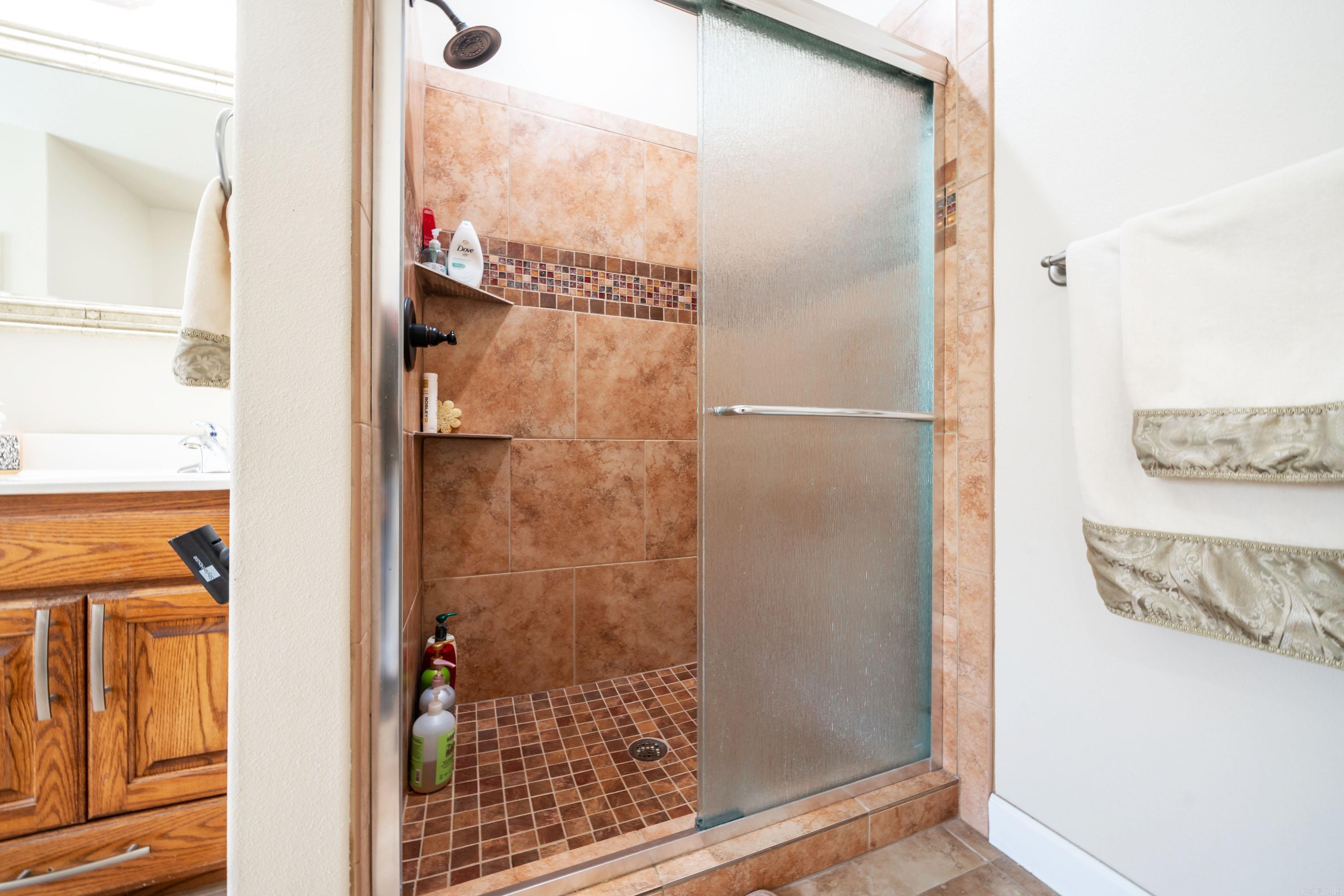 COBBLESTONE RIDGE - Residential