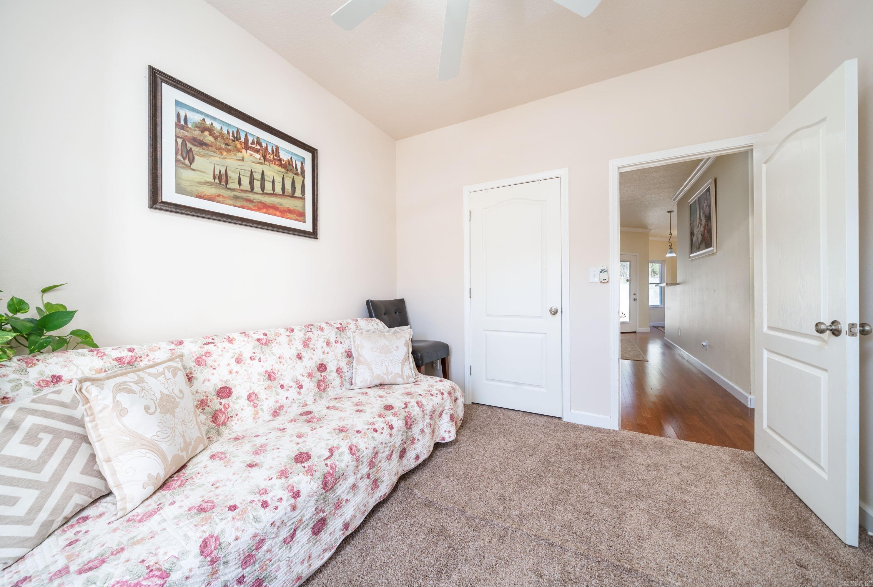 COBBLESTONE RIDGE - Residential