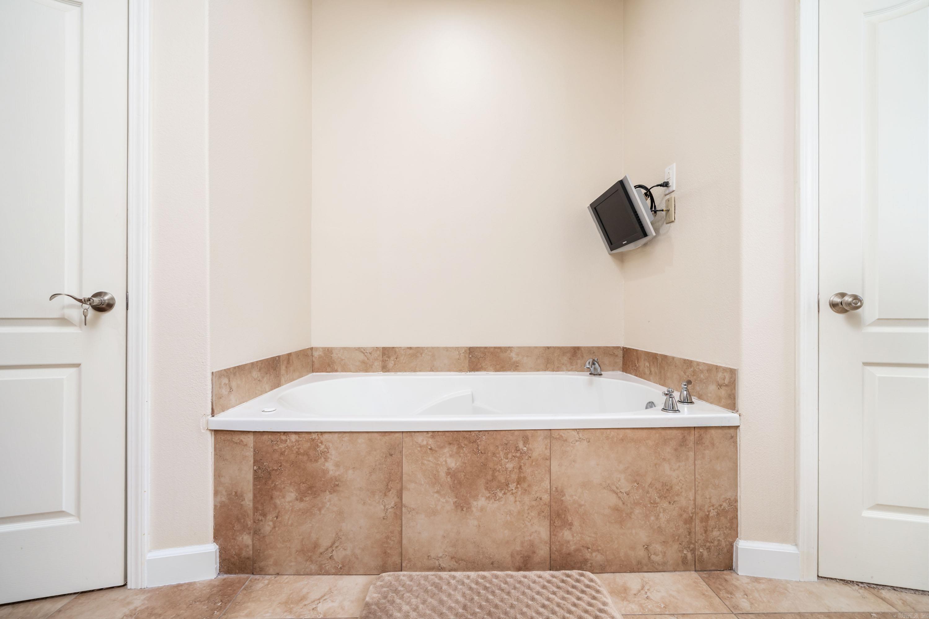 COBBLESTONE RIDGE - Residential