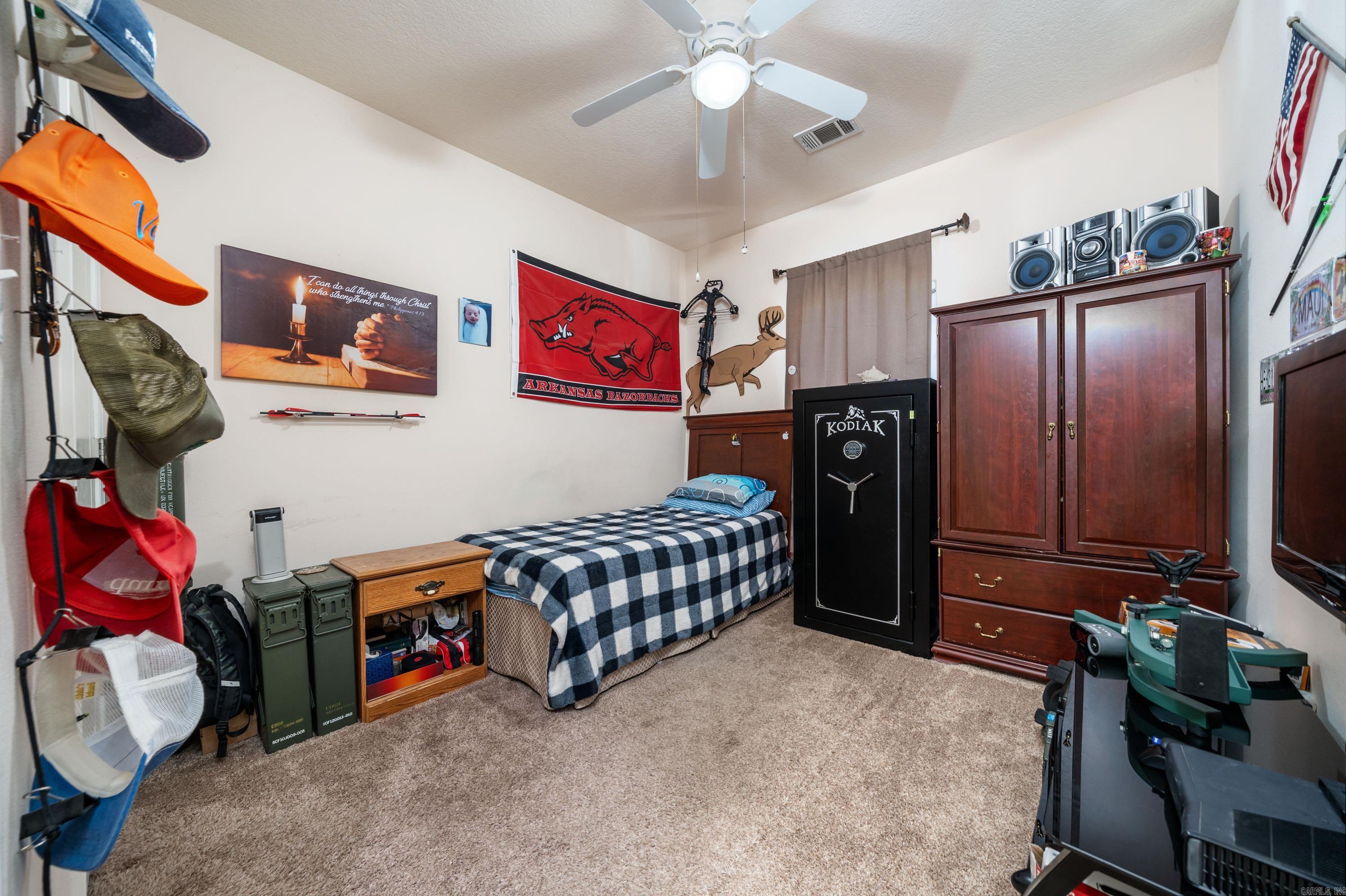 COBBLESTONE RIDGE - Residential