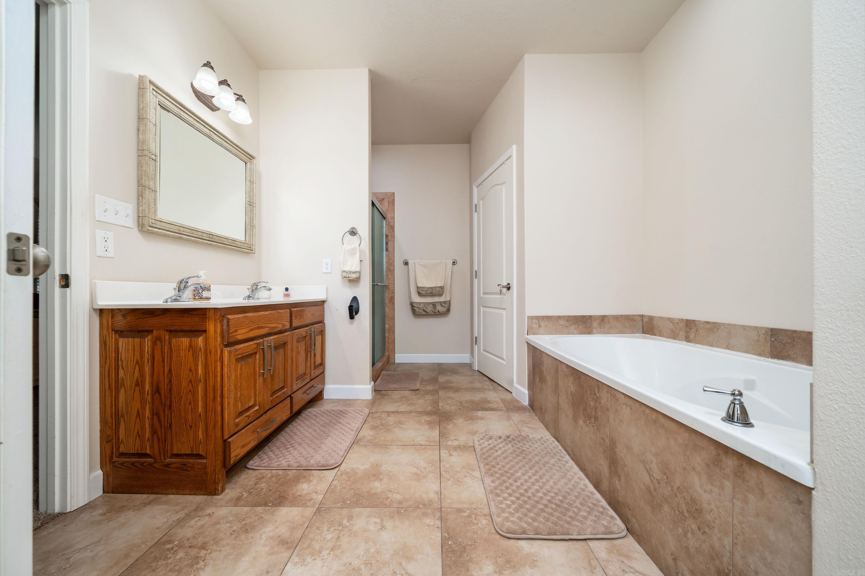 COBBLESTONE RIDGE - Residential