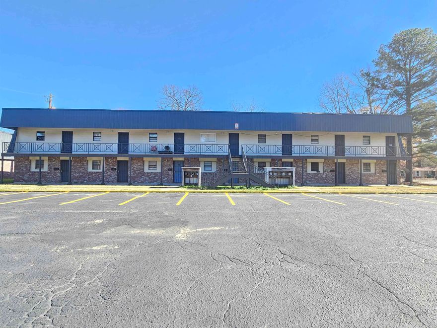 Newly remodeled 1BD/1BA in Pine Bluff. Multiple units available. The lease for this property is for 18 months with a 3% increase after the first year. Income has to be 3x the amount of rent unless you have a housing voucher.