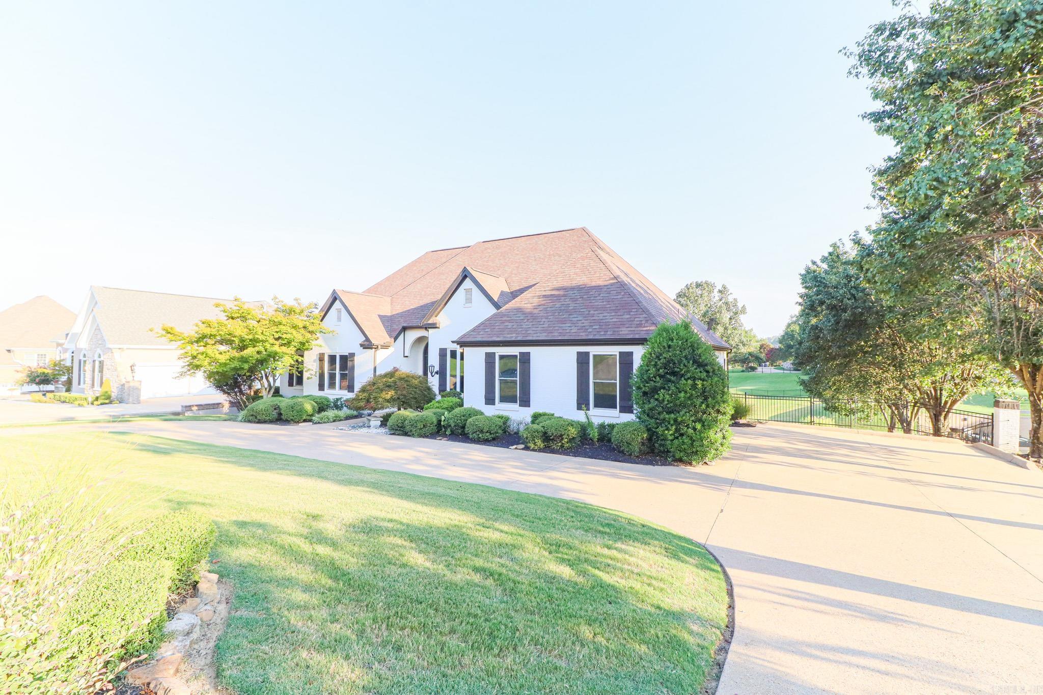 Ridgepointe - Residential
