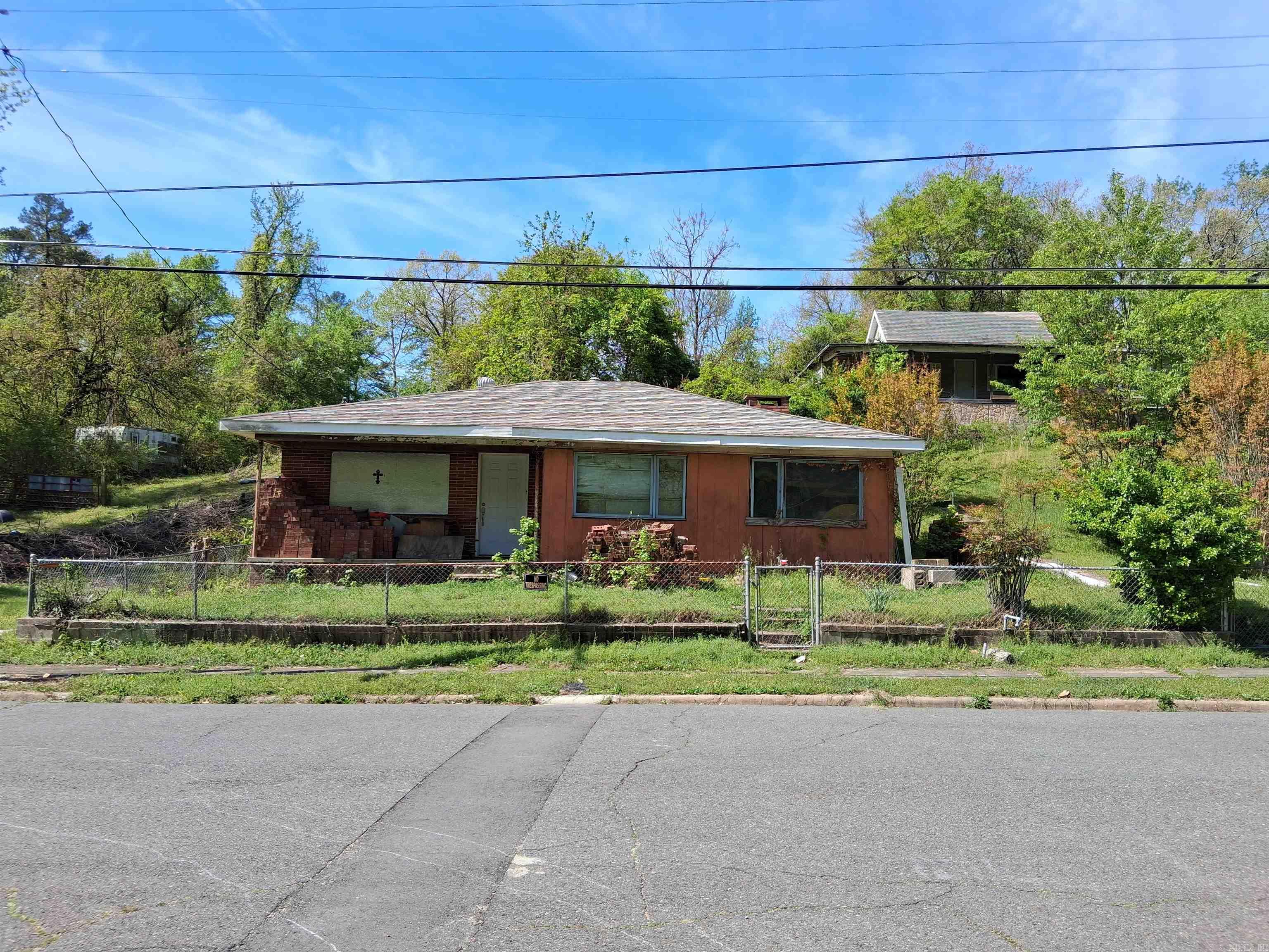 Hot Springs - Residential