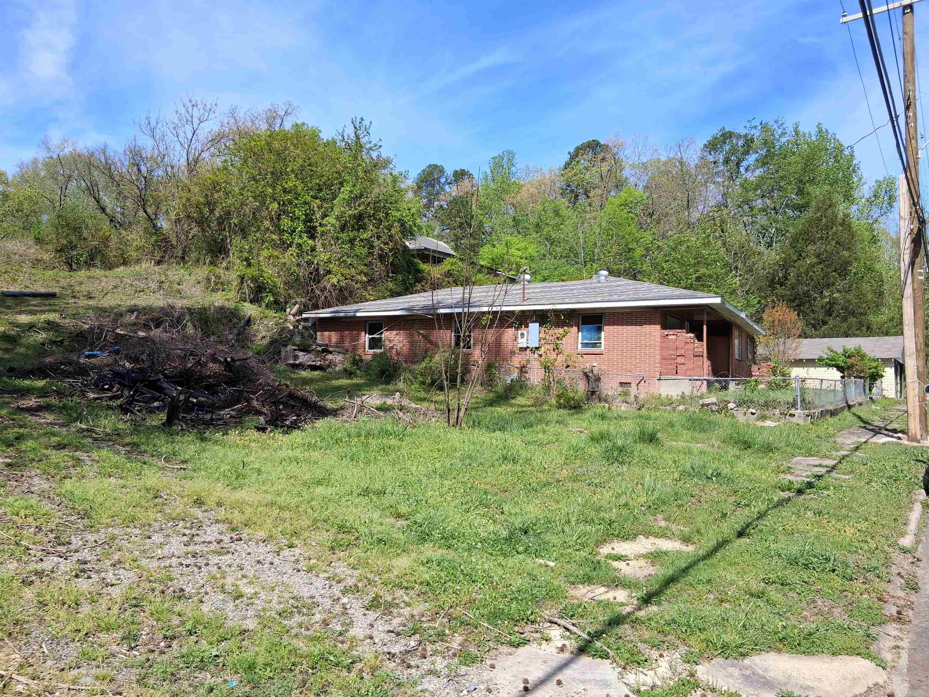 Hot Springs - Residential