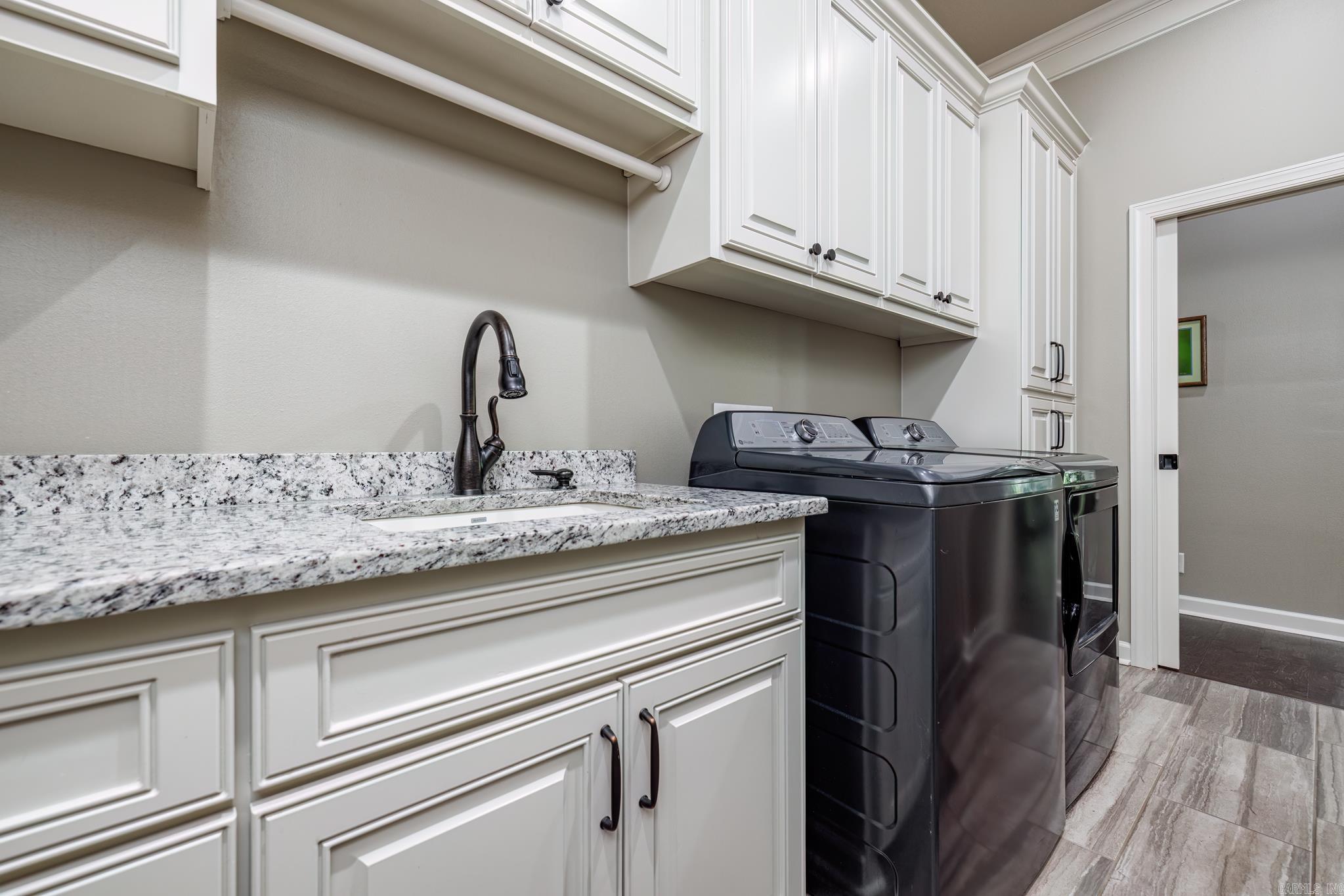 ALTA VISTA - Residential