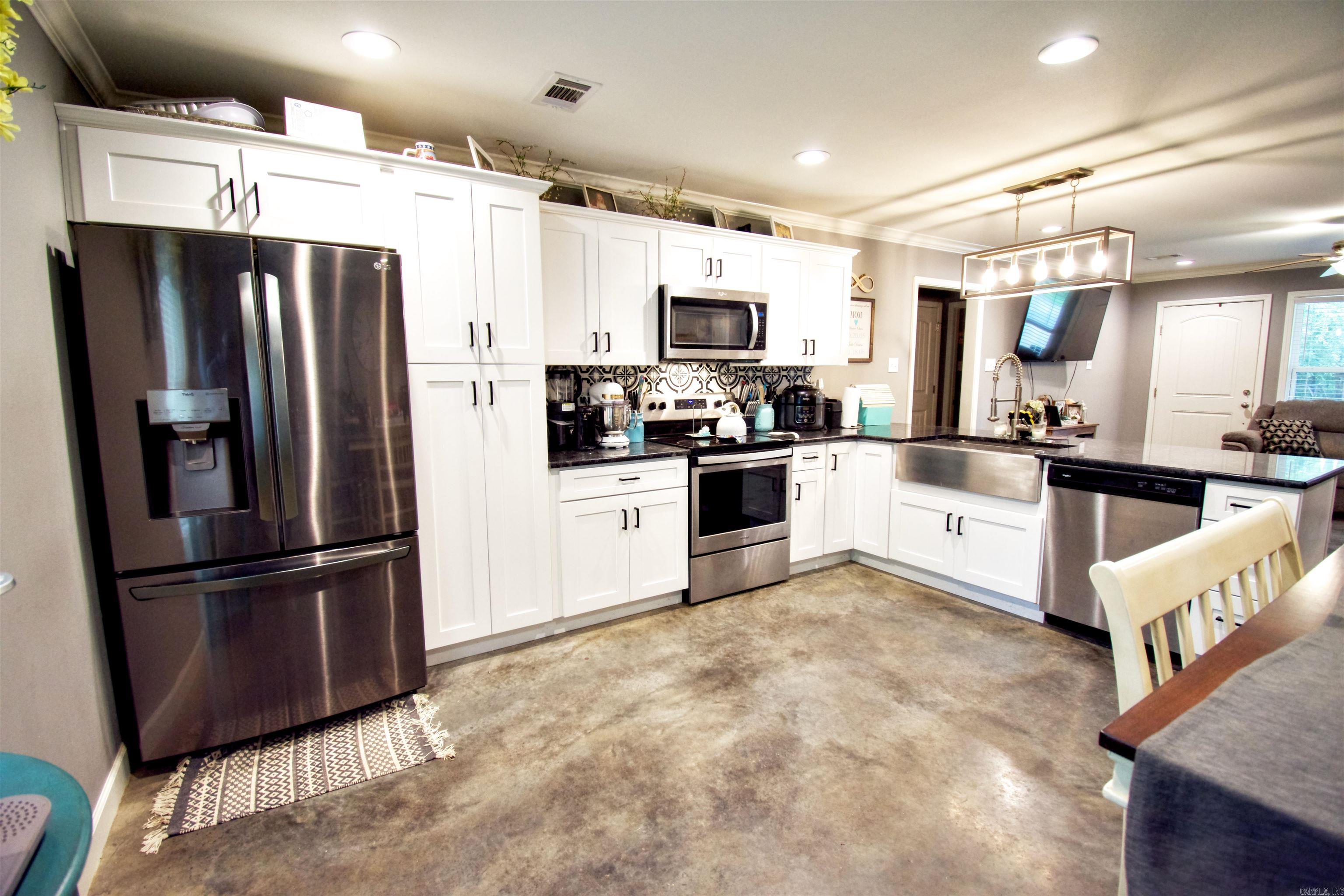 ARNOLDSBURG - Residential