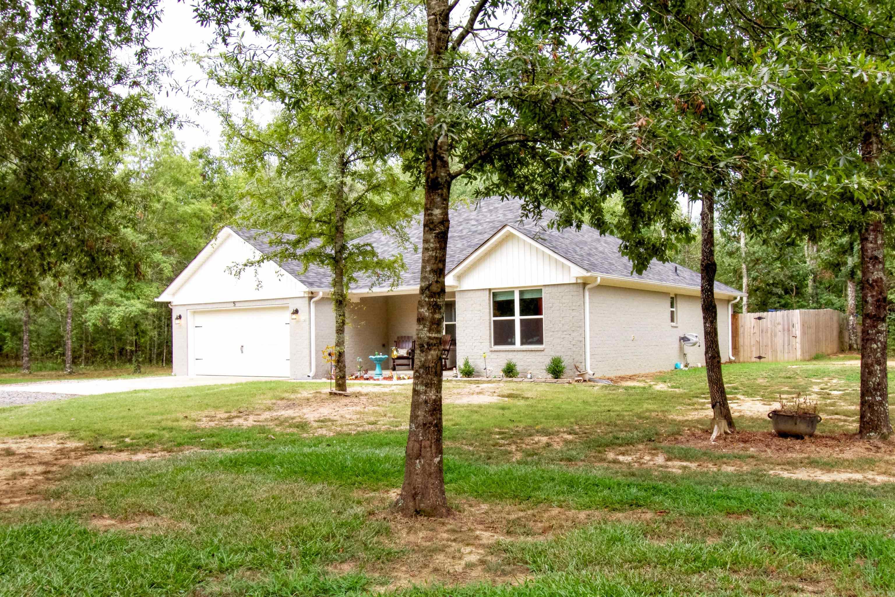 ARNOLDSBURG - Residential