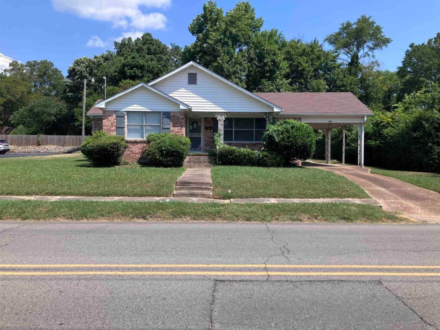 Prime Location – Endless Possibilities! Turn-key property in the heart of Searcy with 6 private offices, a fully functional kitchen, two full bathrooms, and washer/dryer hookups. Perfect for an insurance agency, CPA firm, counseling center, therapy practice, or even an Airbnb. Can also be used residentially. Fully updated with new wiring, HVAC, remodeled bathrooms, and fresh paint. Two temporary walls can be easily removed to create your ideal layout. Storage building out back conveys! Only minutes from Harding University and downtown Searcy, this property offers visibility, convenience, and versatility all in one package. Your next business move starts here!  Agents, see remarks.