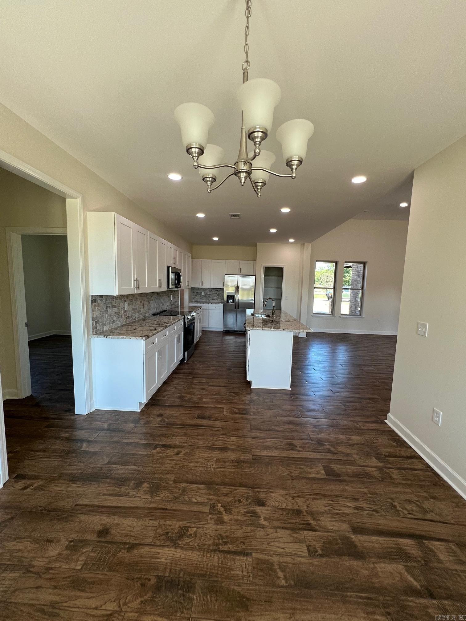 COUNTRY MEADOWS - Residential