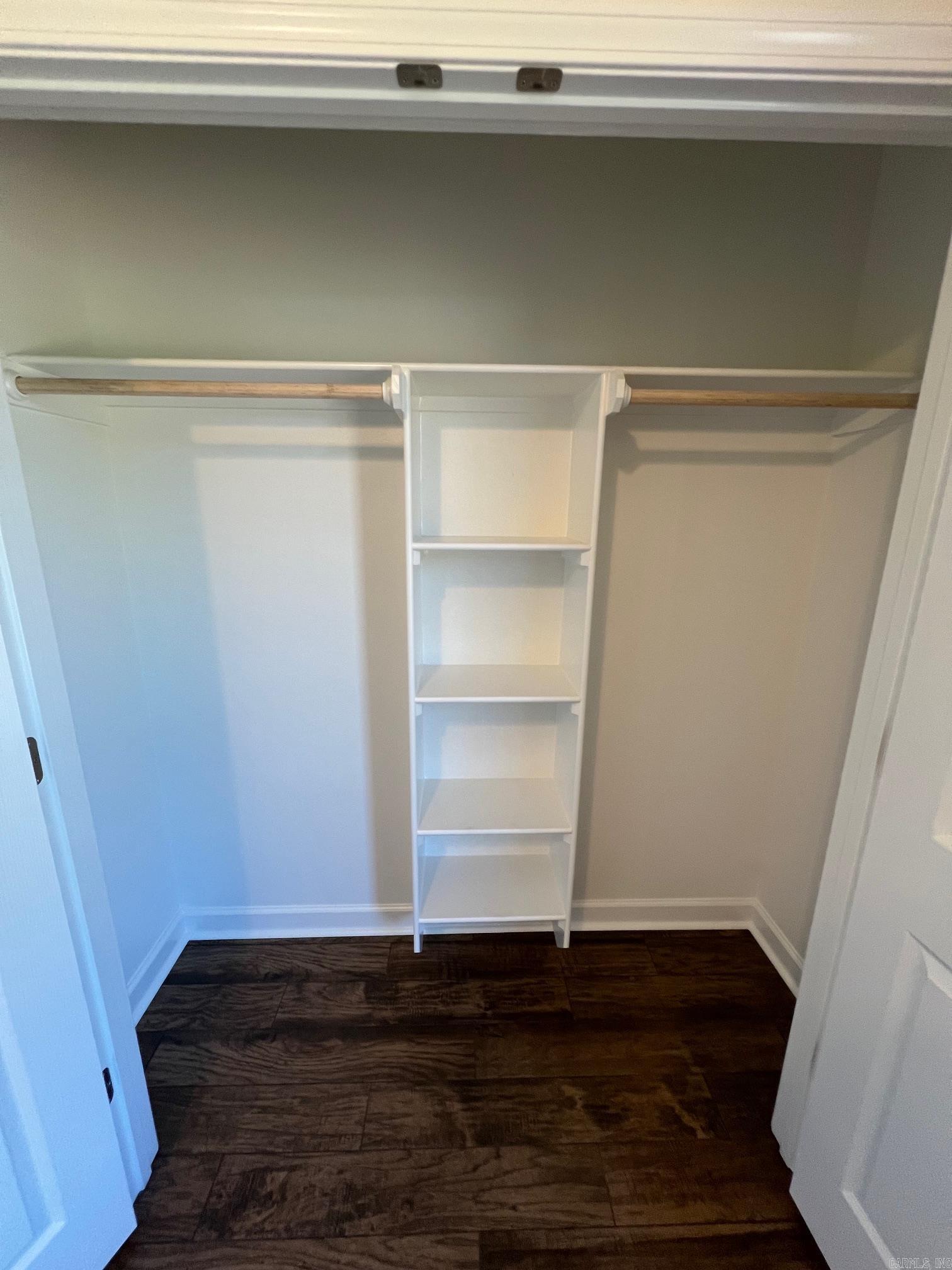 COUNTRY MEADOWS - Residential