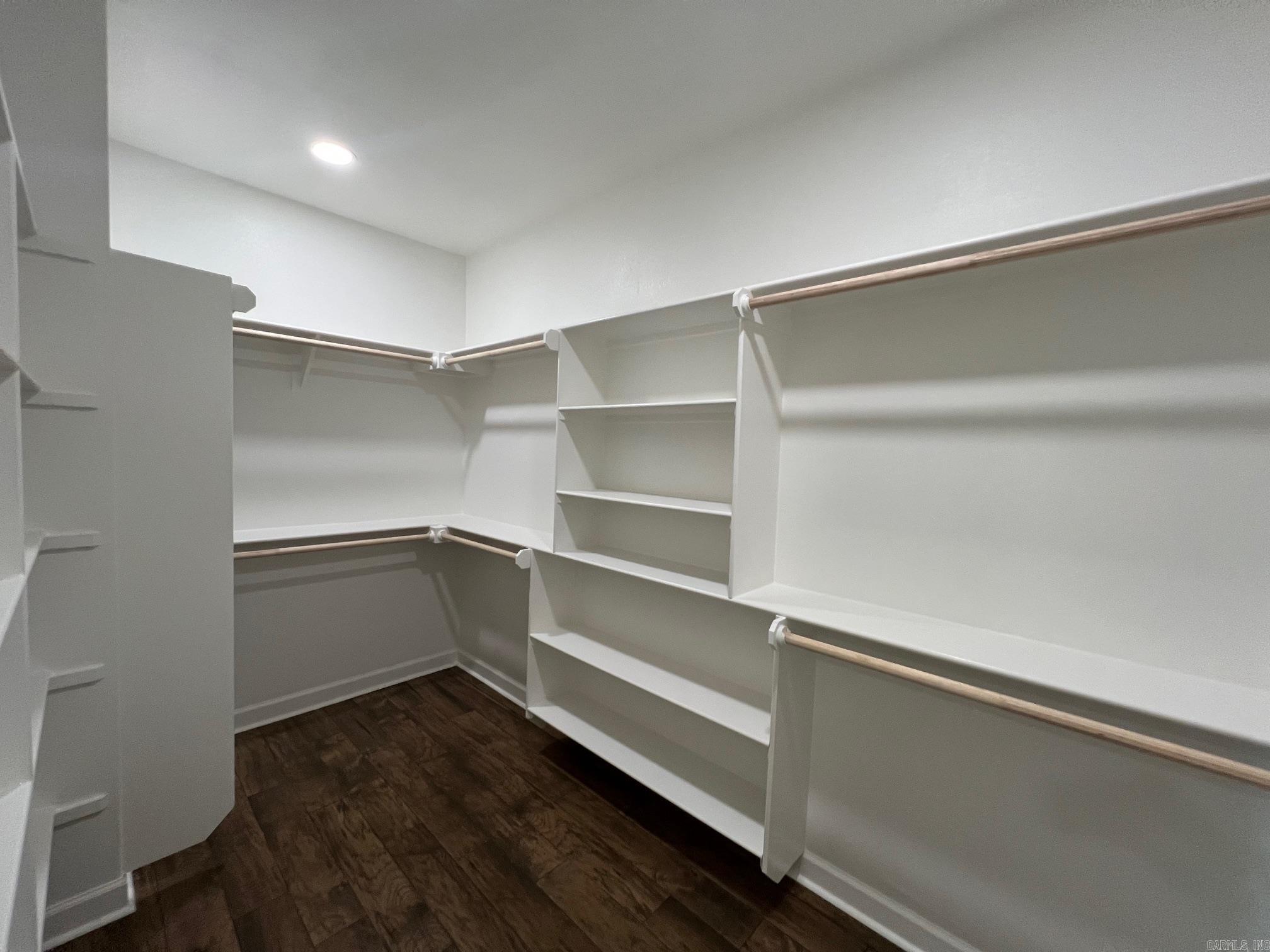 COUNTRY MEADOWS - Residential