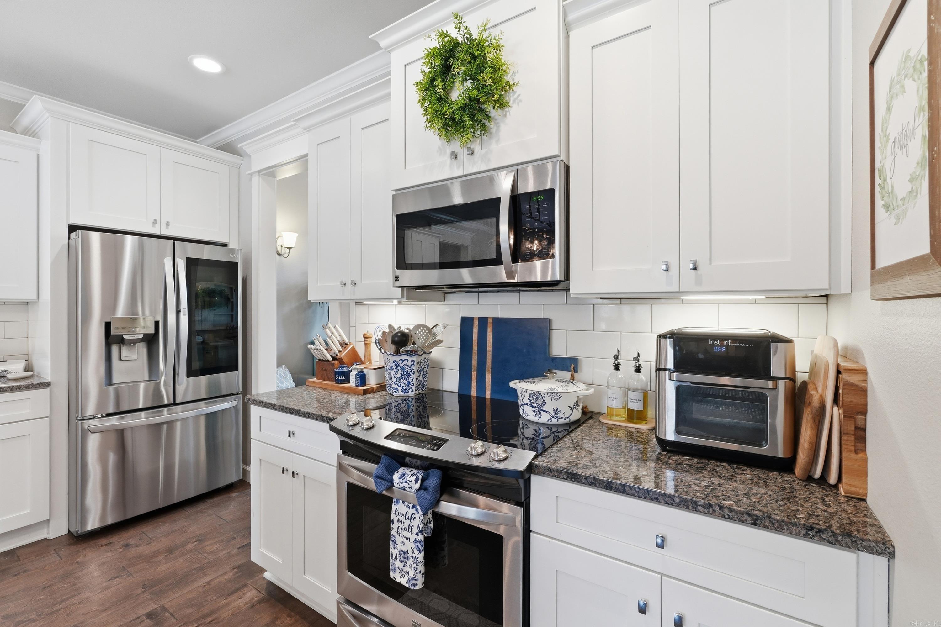 PLEASANT LAKE ESTATES - Residential