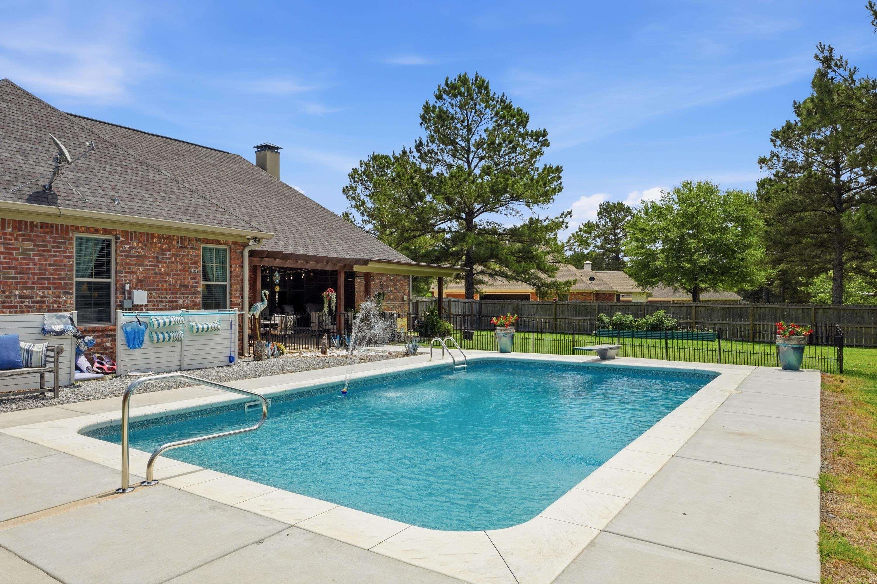PLEASANT LAKE ESTATES - Residential