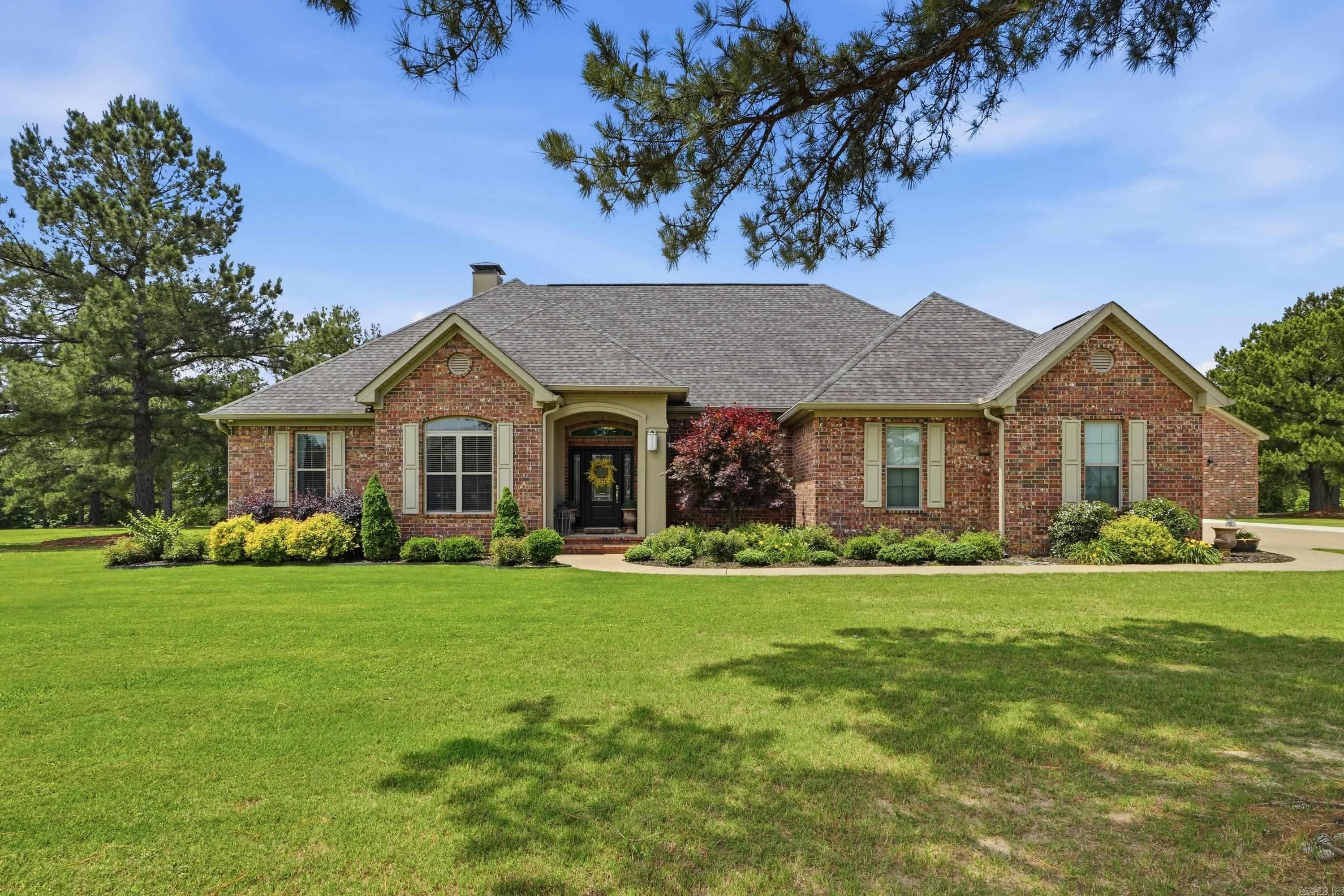 PLEASANT LAKE ESTATES - Residential