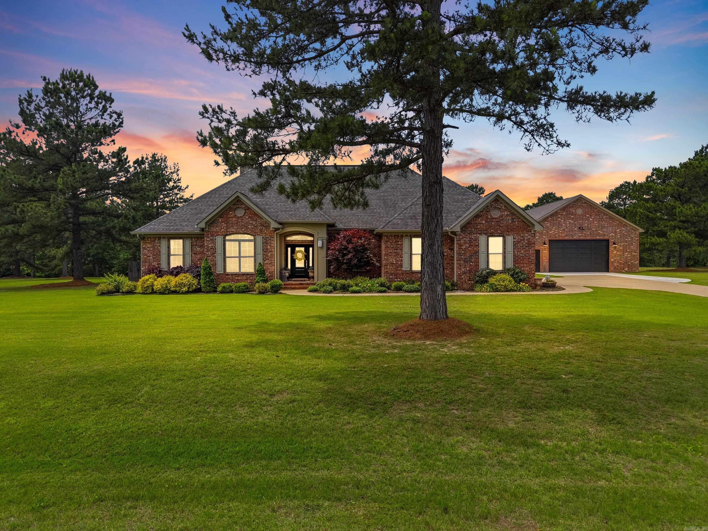 PLEASANT LAKE ESTATES - Residential