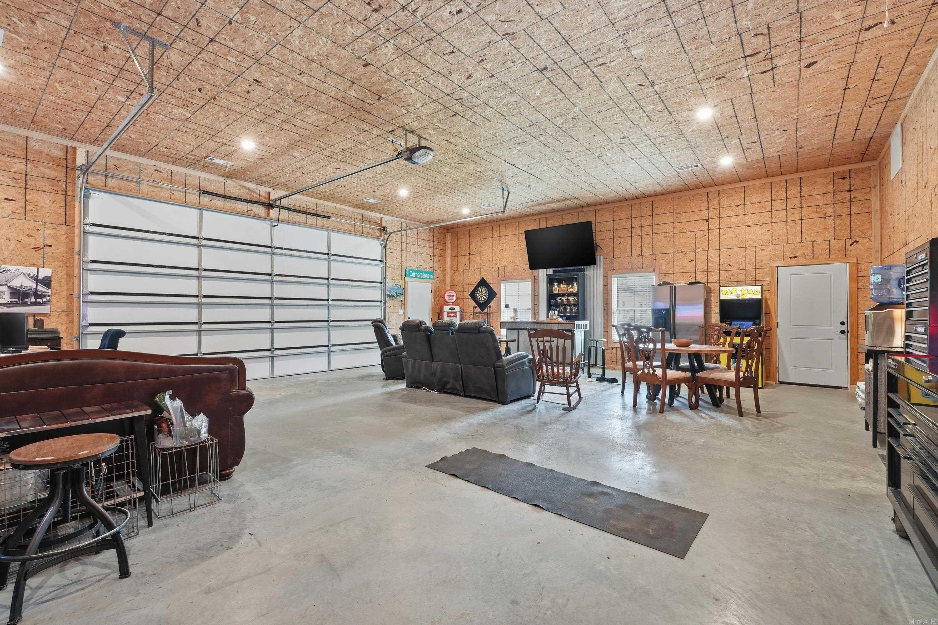 PLEASANT LAKE ESTATES - Residential