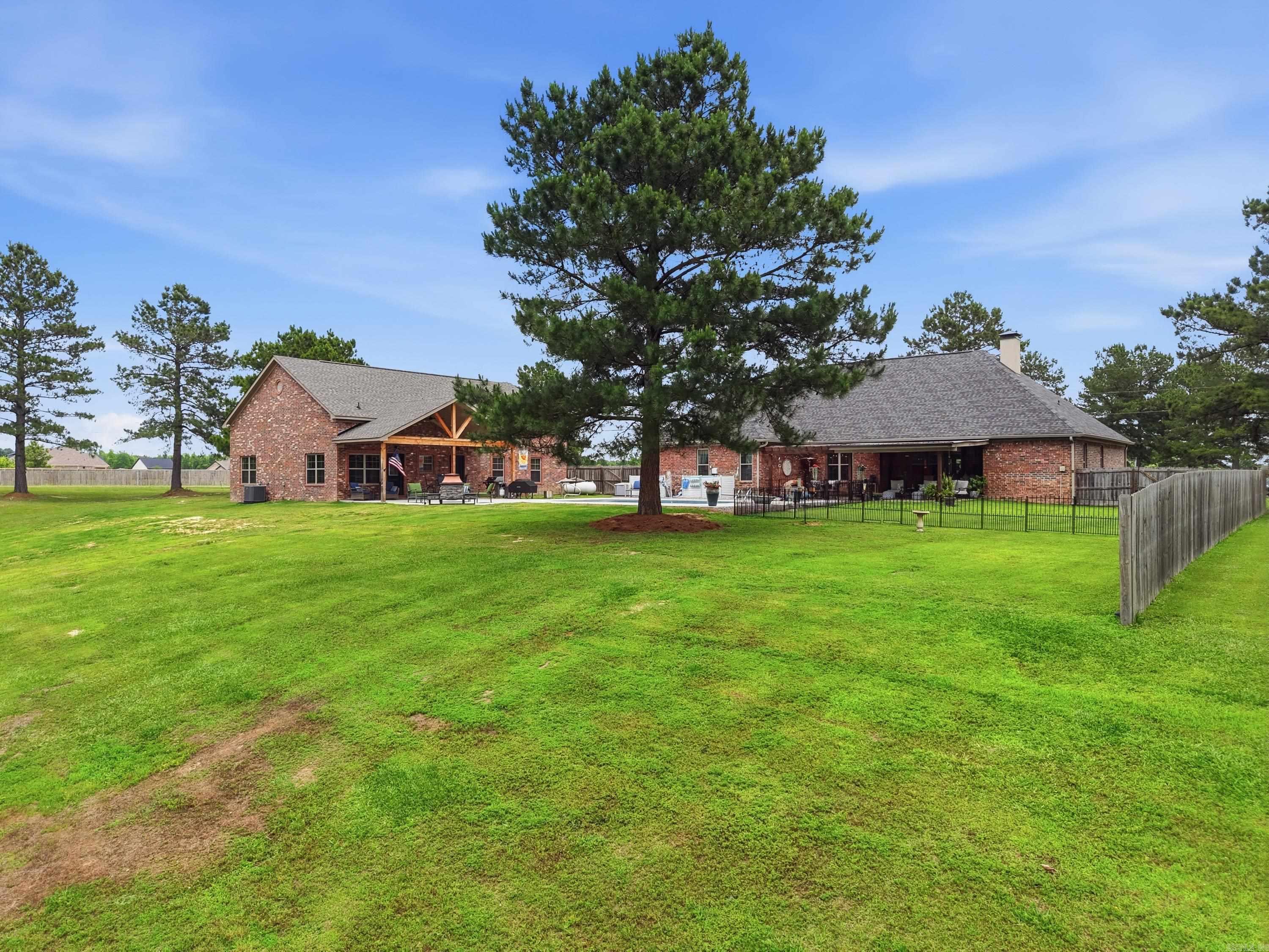 PLEASANT LAKE ESTATES - Residential