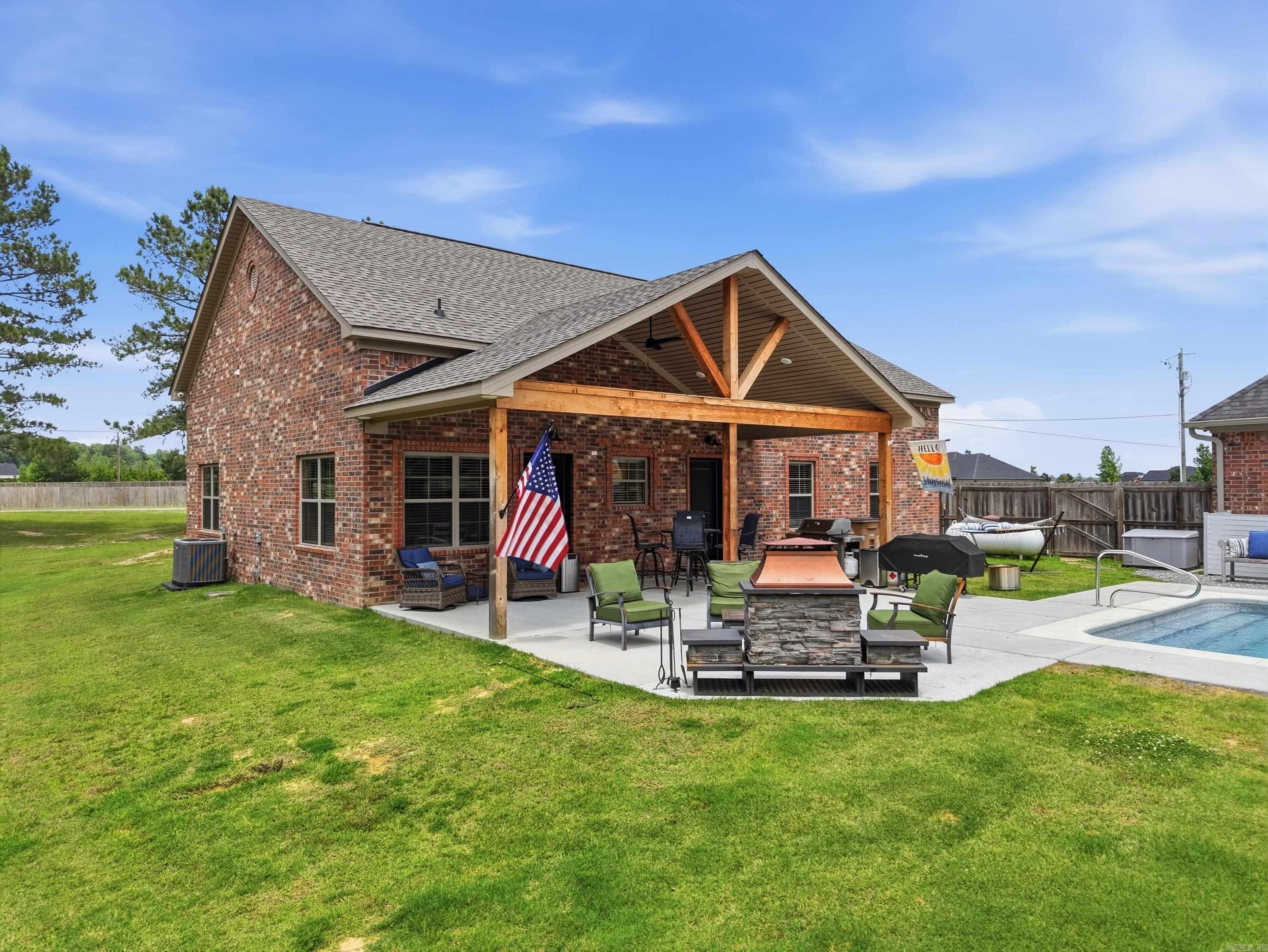 PLEASANT LAKE ESTATES - Residential