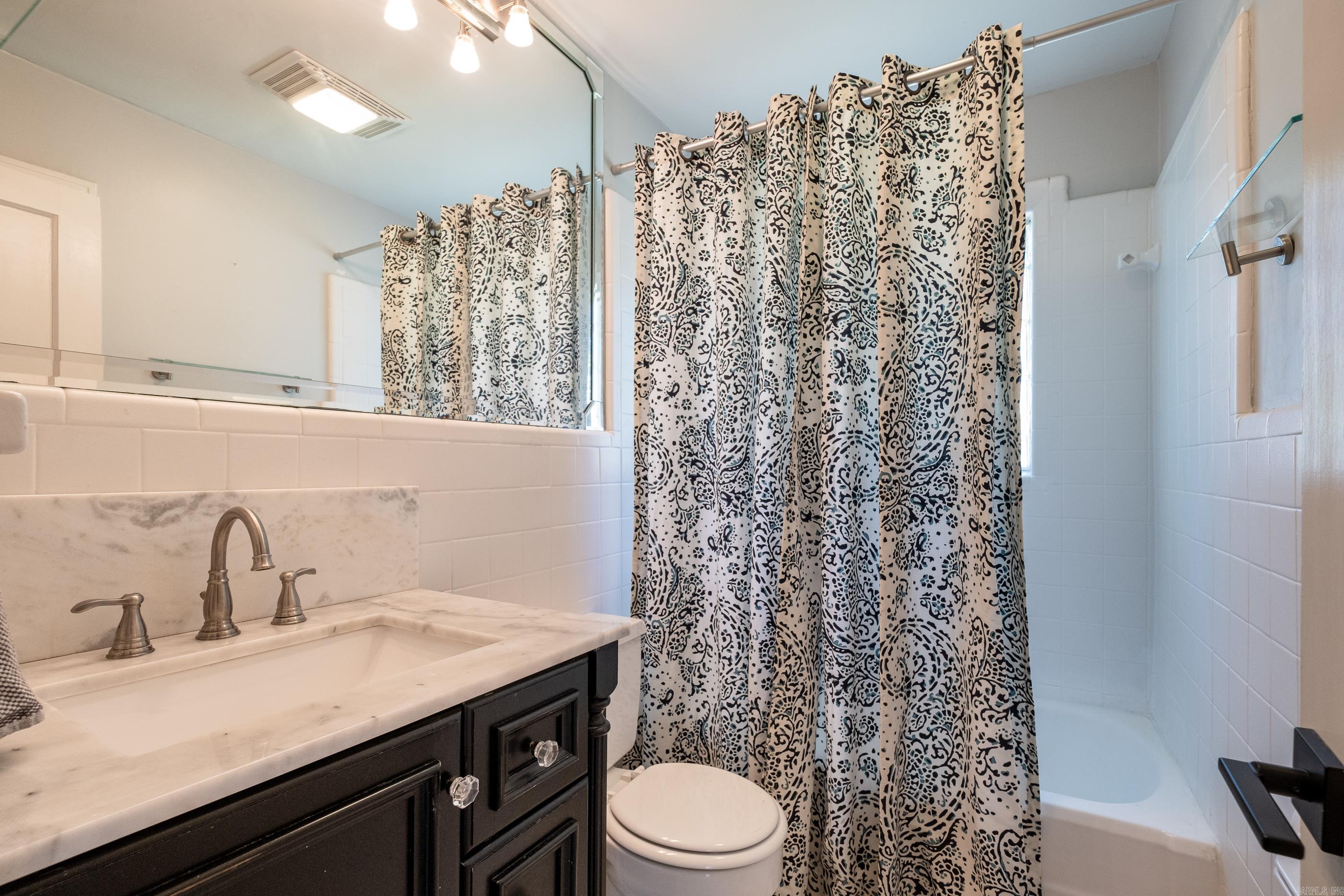 KINGWOOD PLACE - Residential