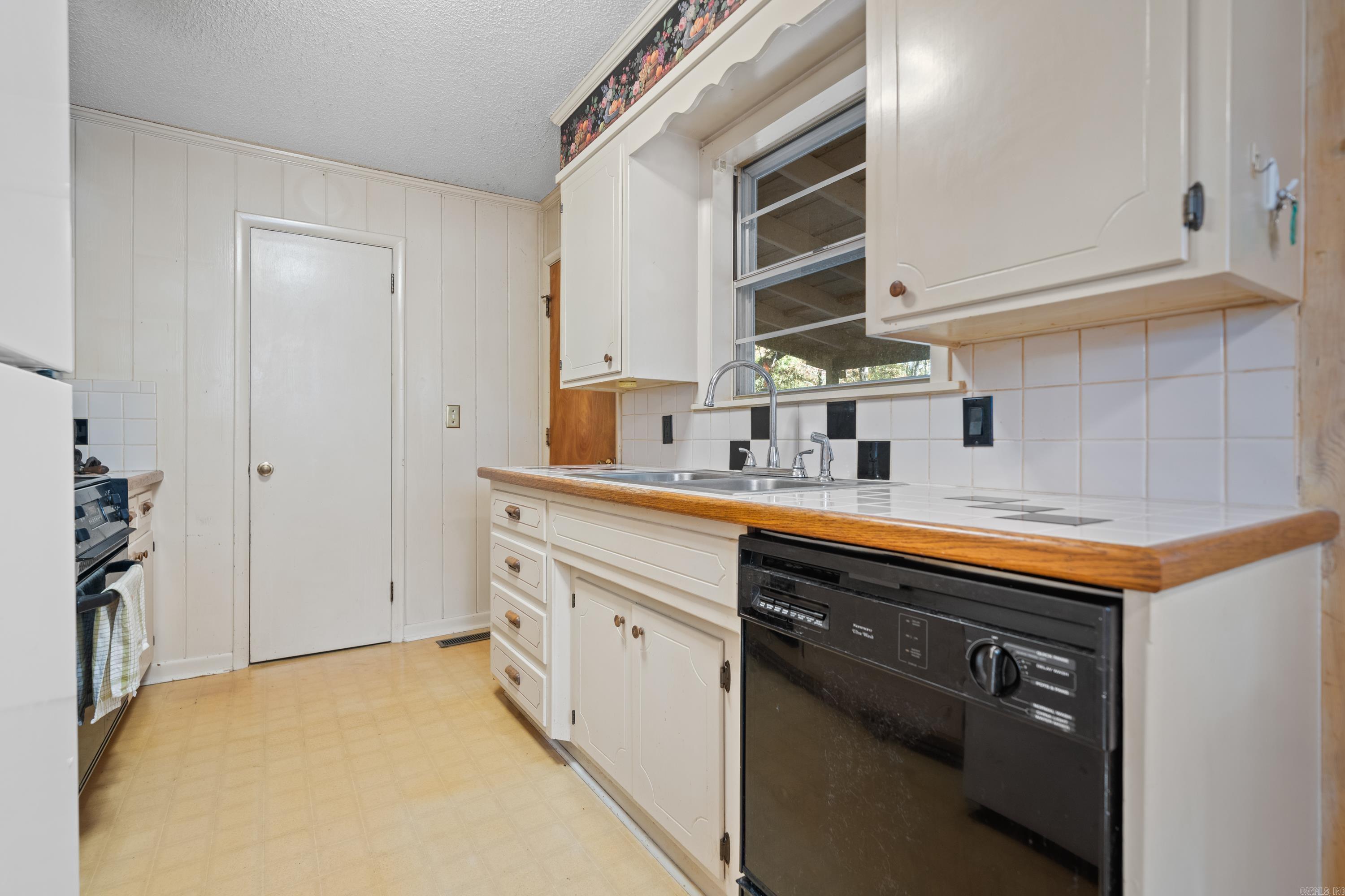 HEMPWALLACE TOWN - Residential