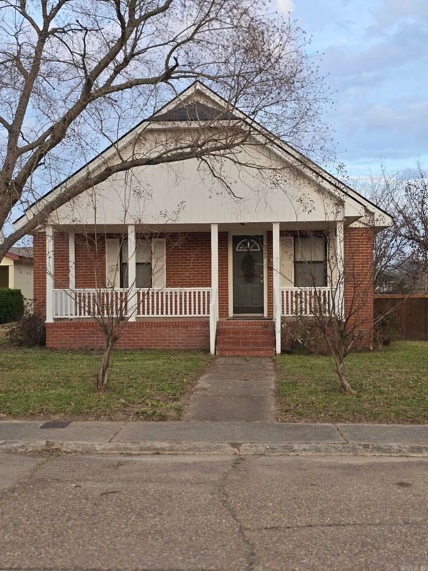 Welcome home to this charming property conveniently located in the heart of Arkadelphia! Situated on South 9th Street, this home offers a great blend of comfort, character, and convenience.  Step inside to find a cozy and functional layout designed for everyday living. This 3-bedroom home features bright living spaces with natural light that create a welcoming atmosphere throughout.  The property sits in an established neighborhood and offers a yard with space to enjoy the outdoors or simply unwind. Its central location provides quick access to local schools, shopping, dining, and both Henderson State University and Ouachita Baptist University.  Whether you're looking for a first home, an investment property, or a place to settle in Arkadelphia, this property offers wonderful potential in a great location.  Come see all that 526 South 9th Street has to offer!