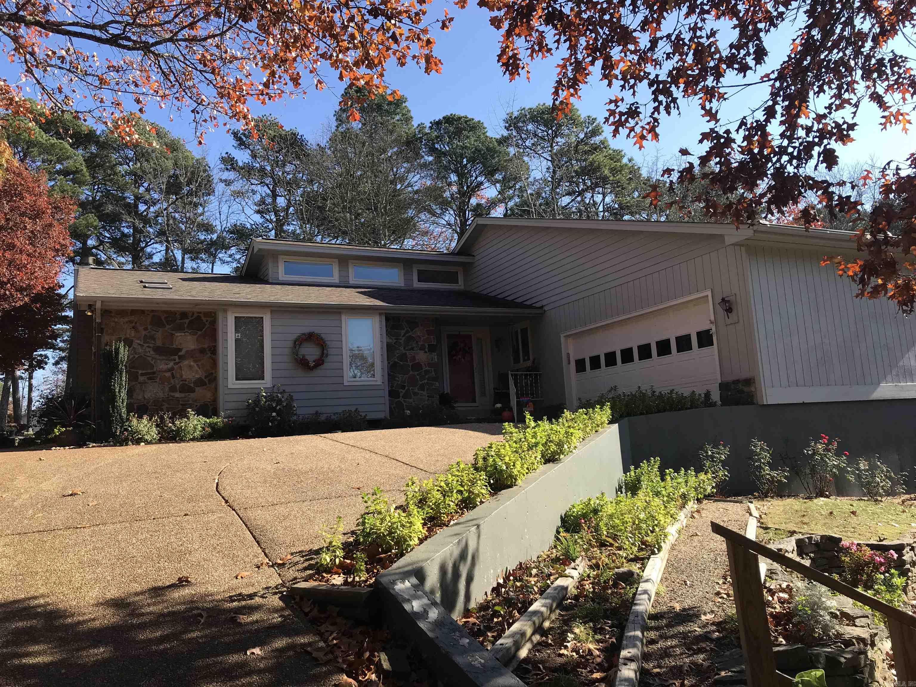 INDIAN HILLS - Residential