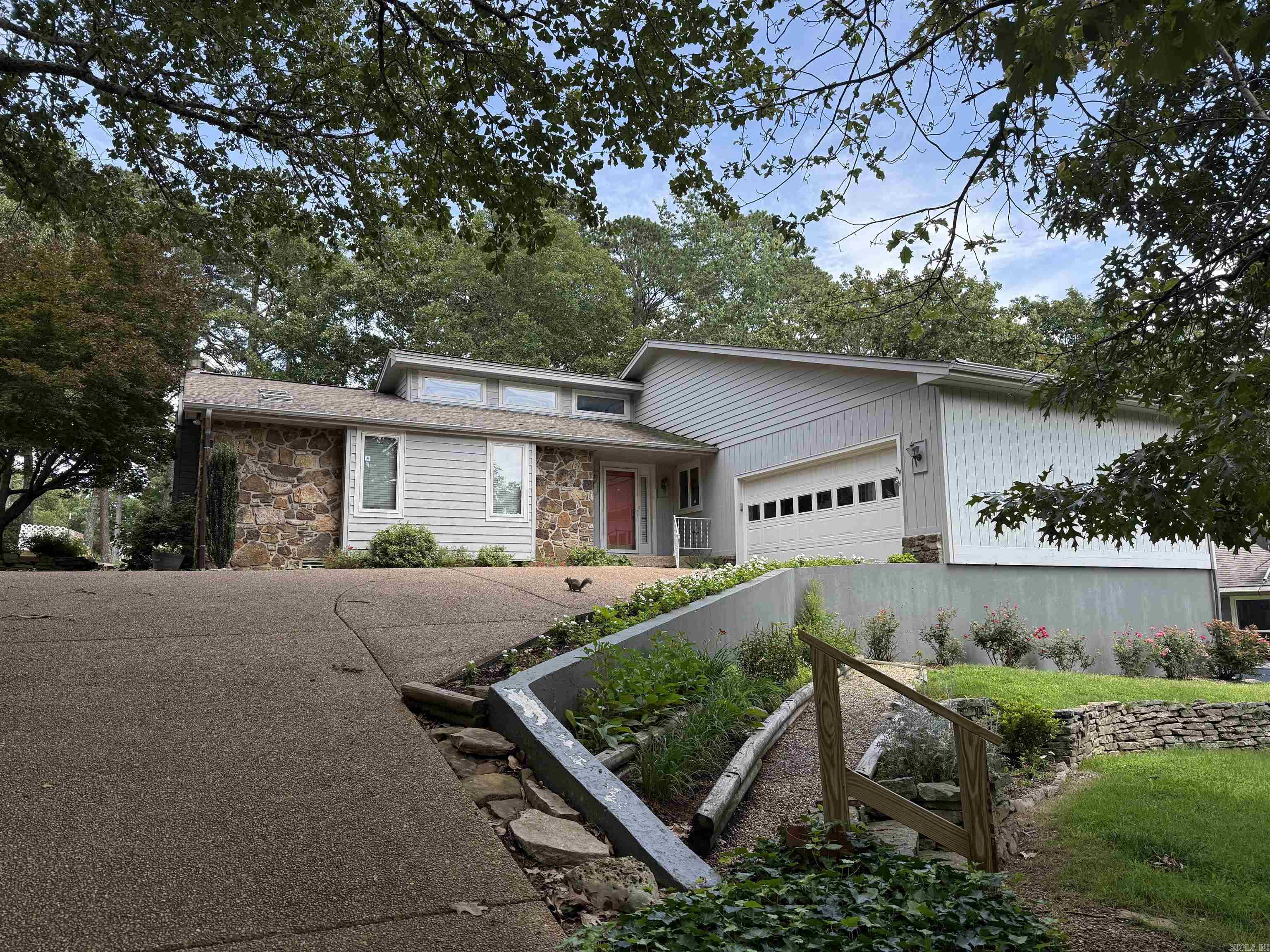 INDIAN HILLS - Residential