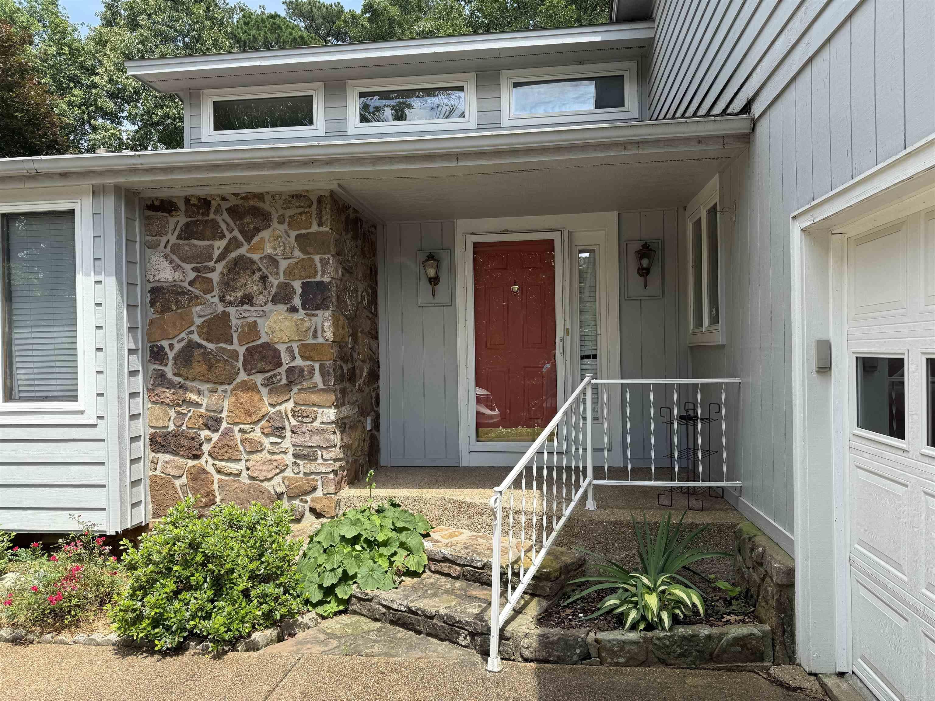 INDIAN HILLS - Residential