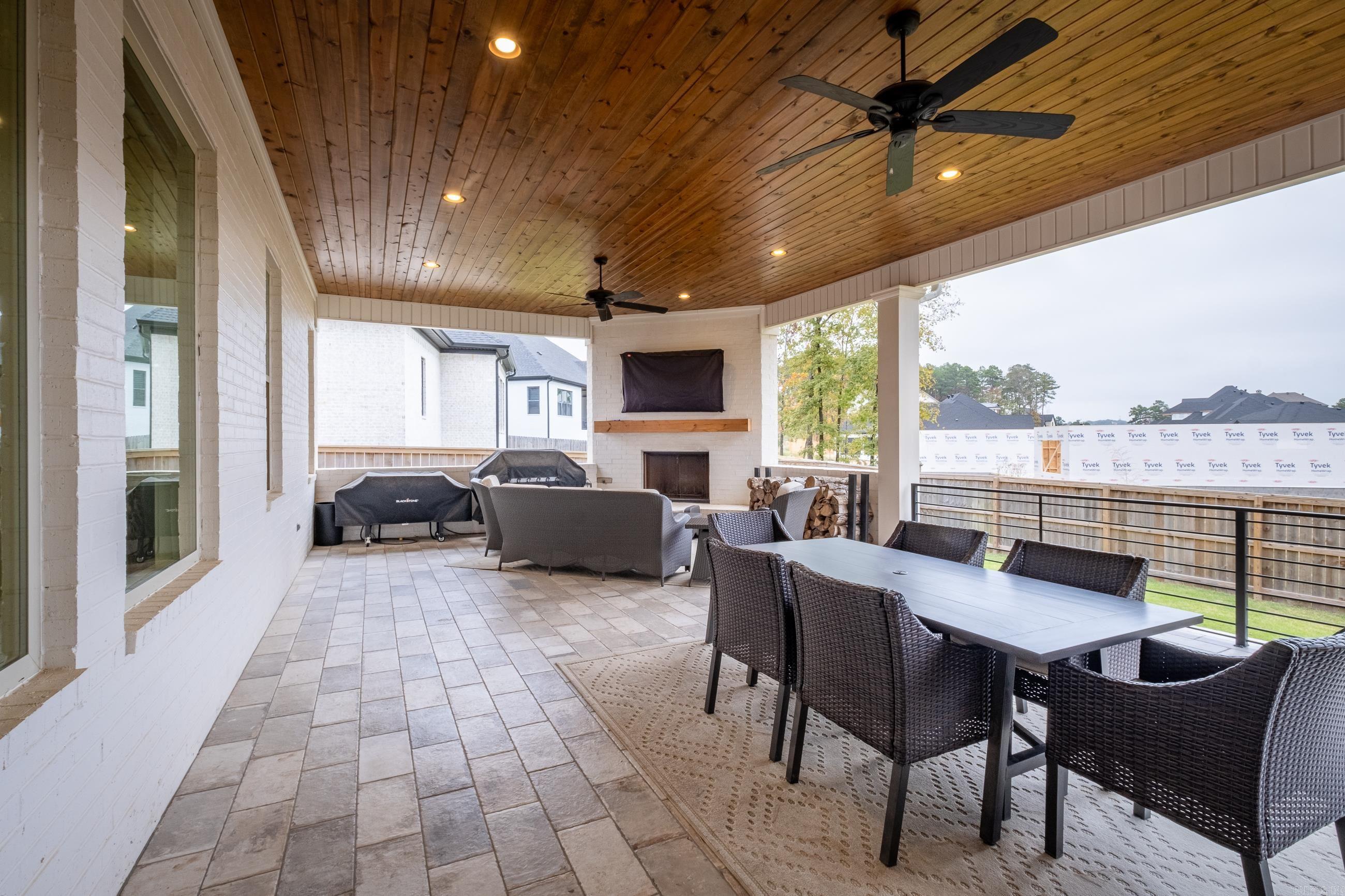 CHENAL VALLEY "FALSTONE COURT" - Residential